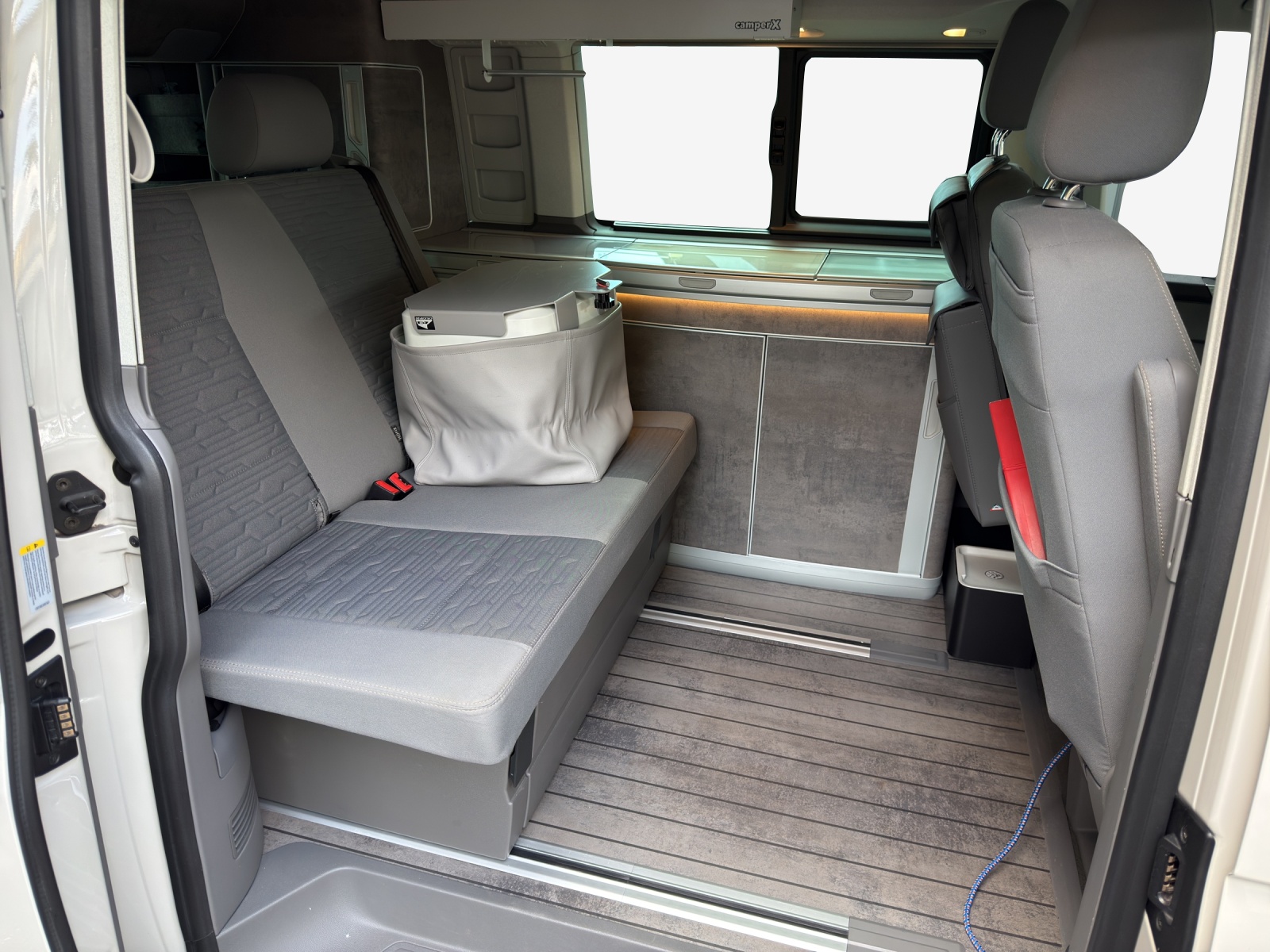 VW T6.1 California 2.0 TDI Ocean Liberty 4Motion DSG-image-11