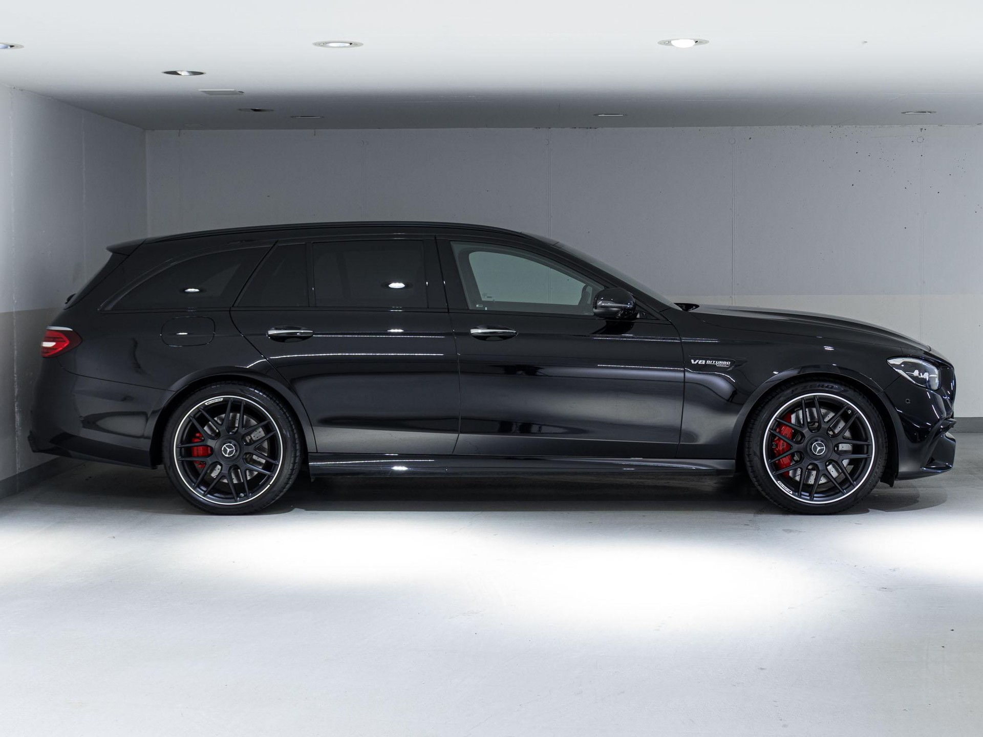 MERCEDES-BENZ E 63 AMG S 4MATIC+ T-Modell-image-1