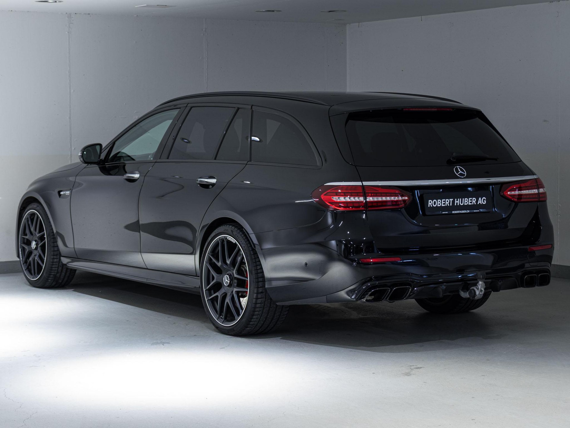 MERCEDES-BENZ E 63 AMG S 4MATIC+ T-Modell-image-3