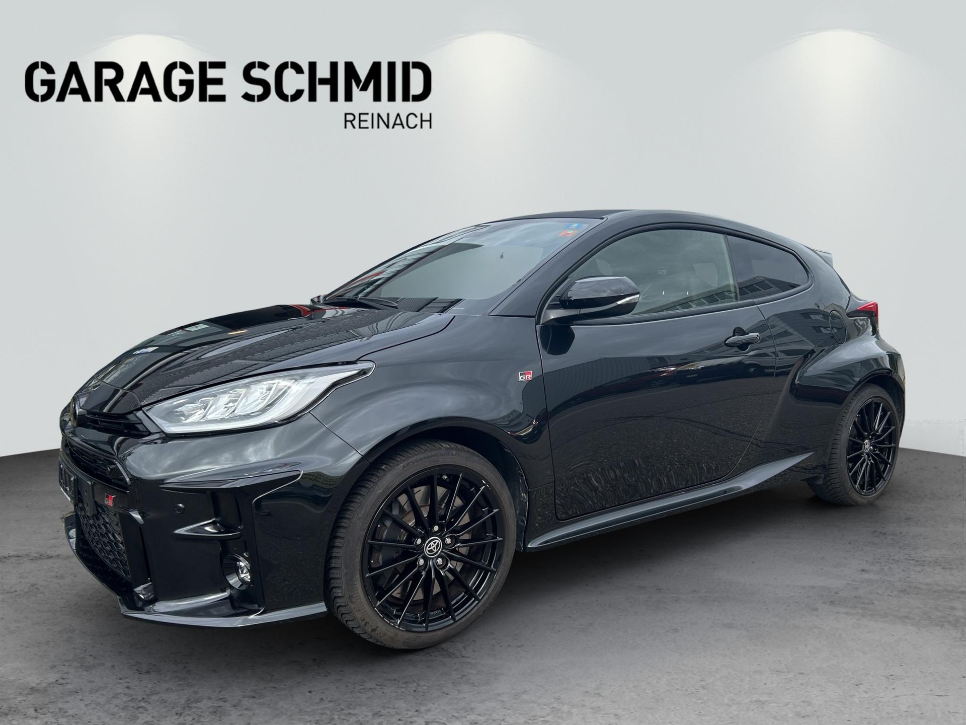 TOYOTA GR Yaris 1.6 Turbo Sport 4x4-showroom-element-2
