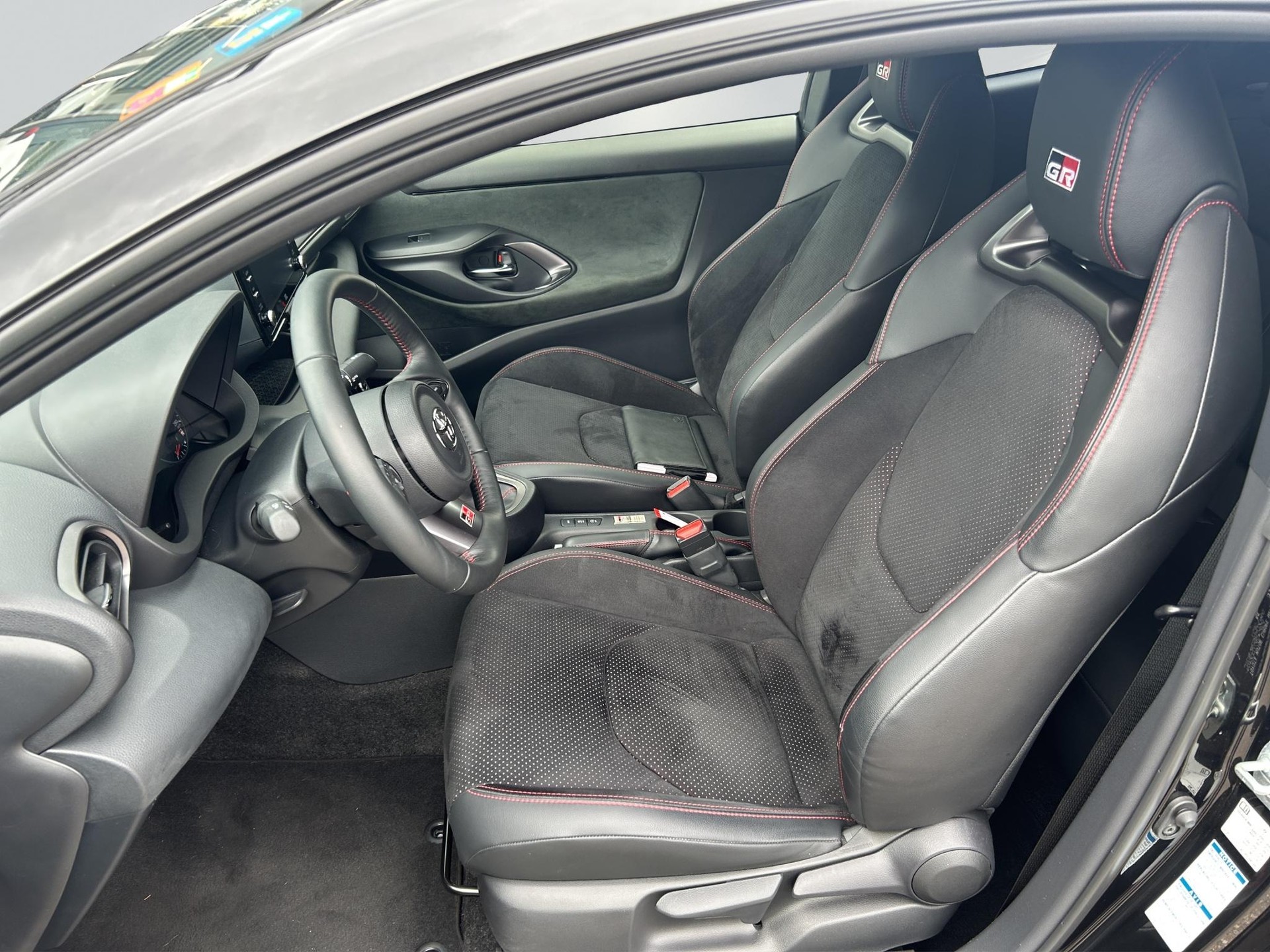 TOYOTA GR Yaris 1.6 Turbo Sport 4x4-image-9