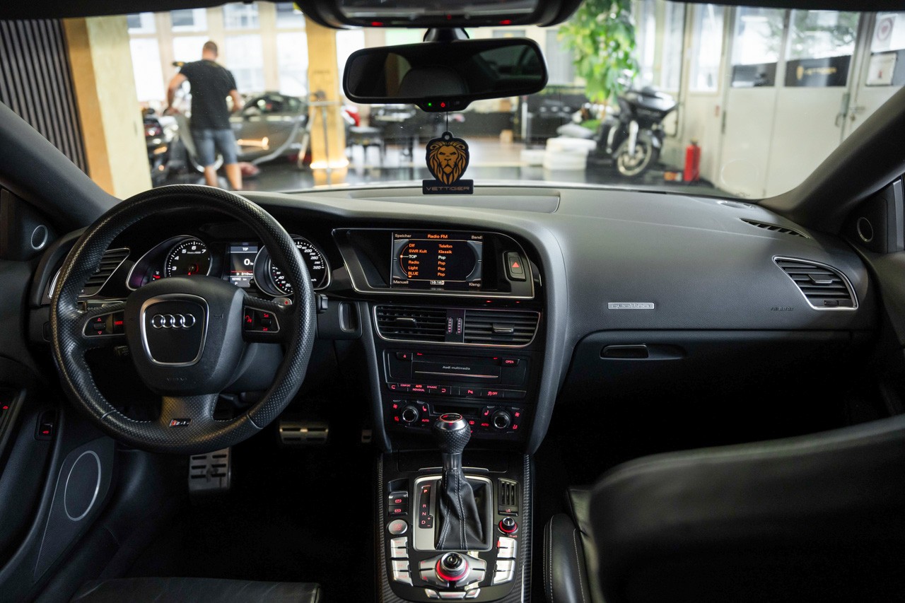 AUDI RS5 Coupé 4.2 FSI quattro S-tronic-image-12