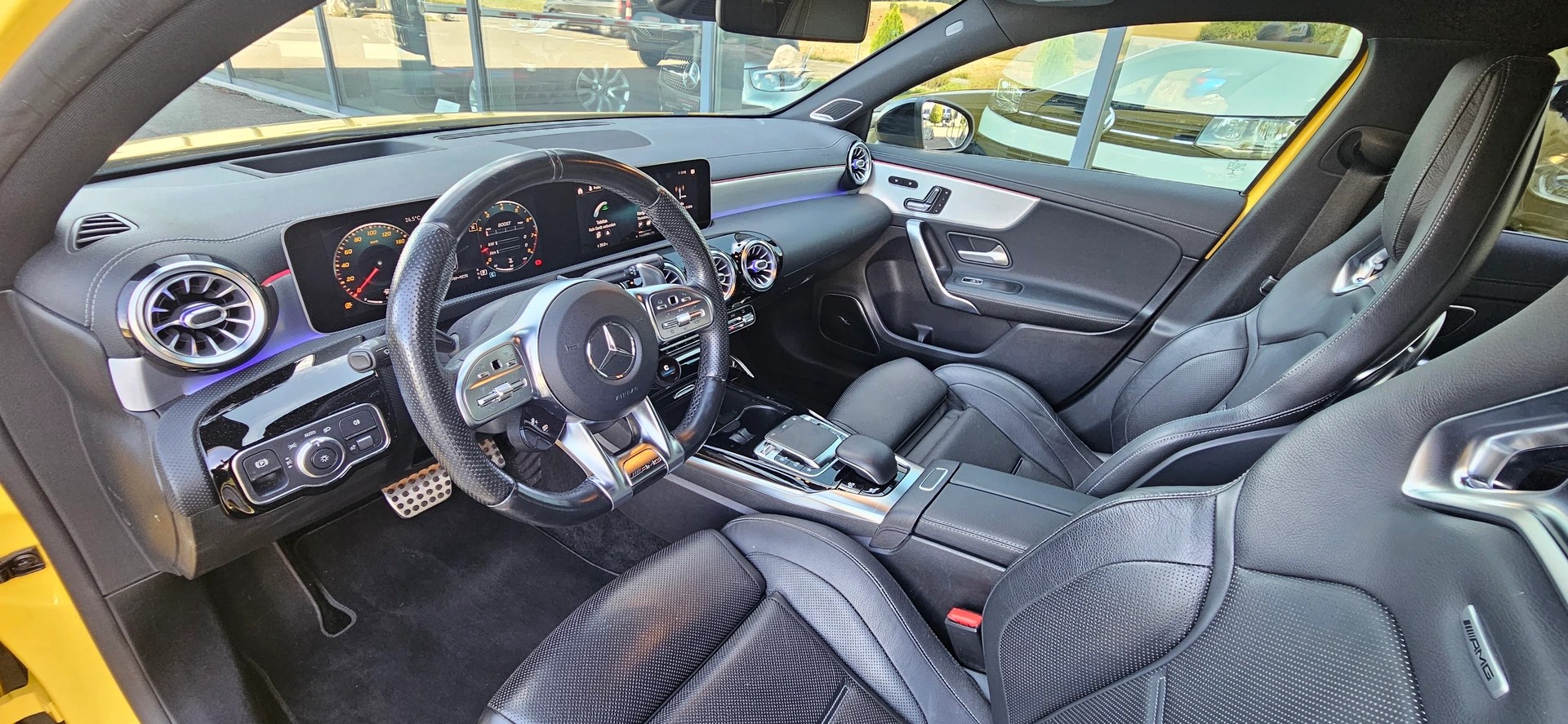 MERCEDES-BENZ A 35 AMG 4Matic Edition 1 Speedshift-image-8