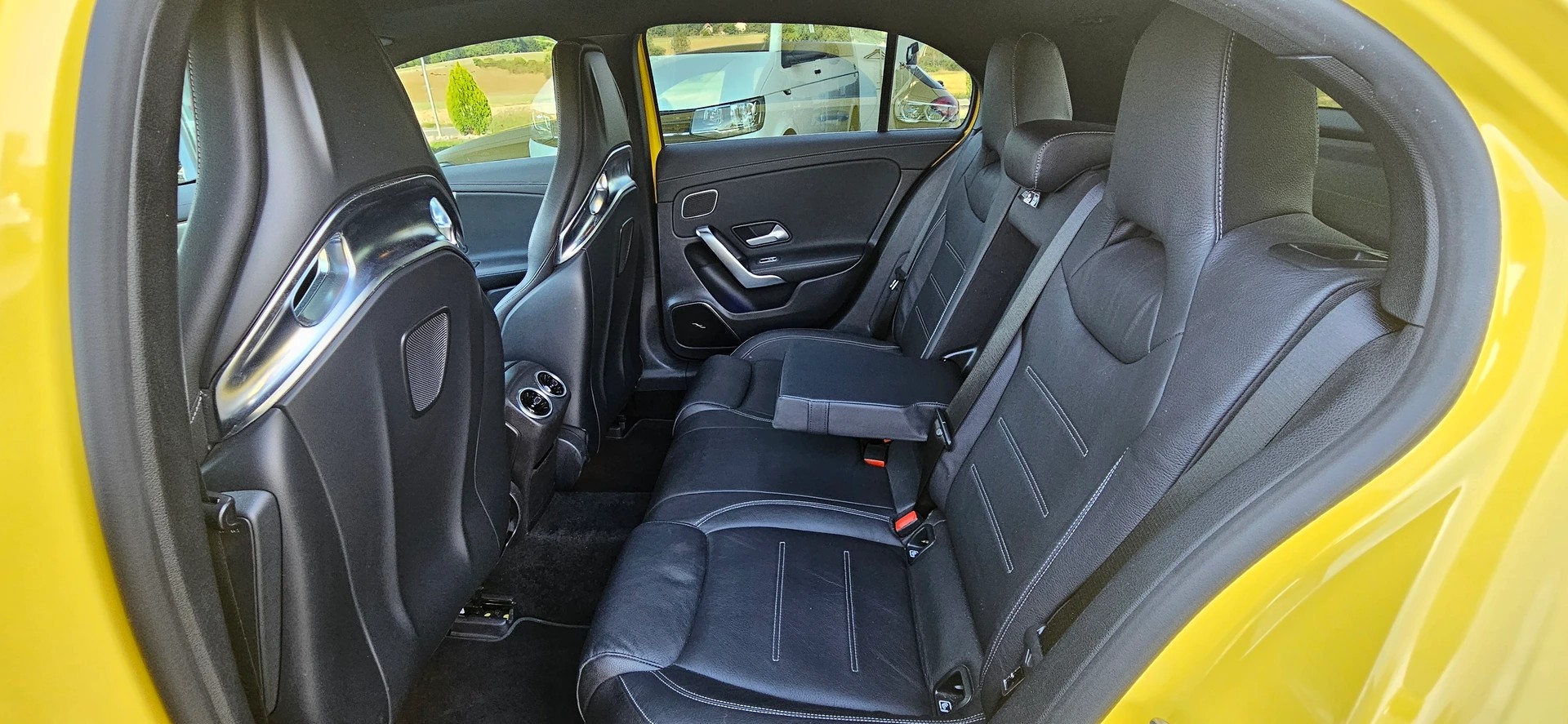 MERCEDES-BENZ A 35 AMG 4Matic Edition 1 Speedshift-image-6