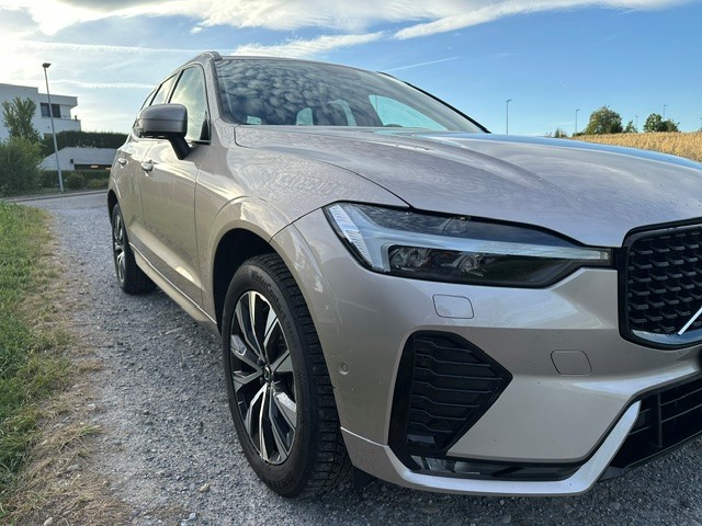VOLVO 2.0 B5 MH Plus Dark AWD-image-13