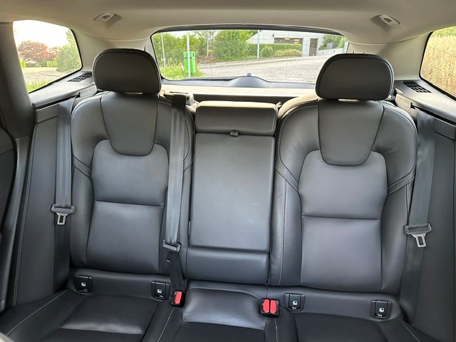 VOLVO 2.0 B5 MH Plus Dark AWD-image-19