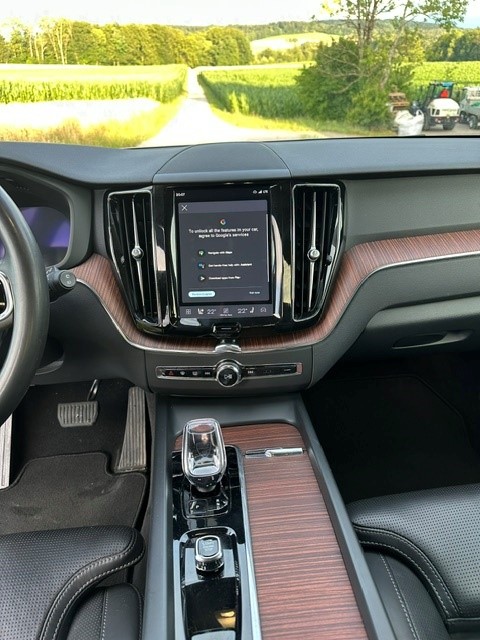 VOLVO 2.0 B5 MH Plus Dark AWD-image-7