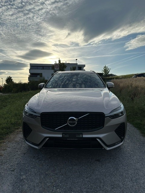 VOLVO 2.0 B5 MH Plus Dark AWD-image-15