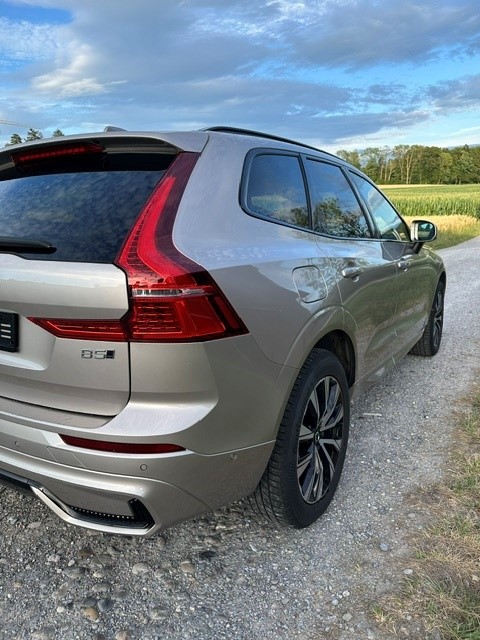VOLVO 2.0 B5 MH Plus Dark AWD-image-4