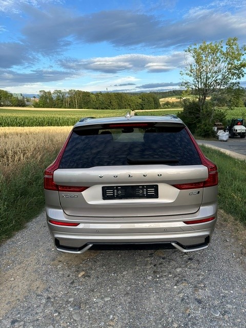 VOLVO 2.0 B5 MH Plus Dark AWD-image-9