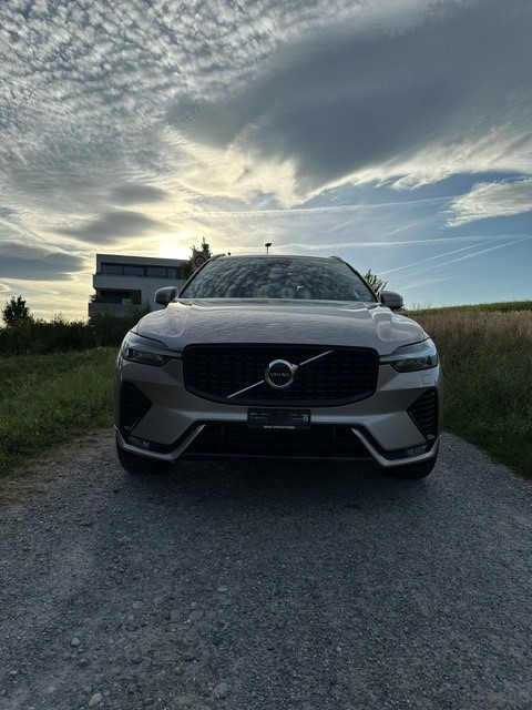VOLVO 2.0 B5 MH Plus Dark AWD-image-14