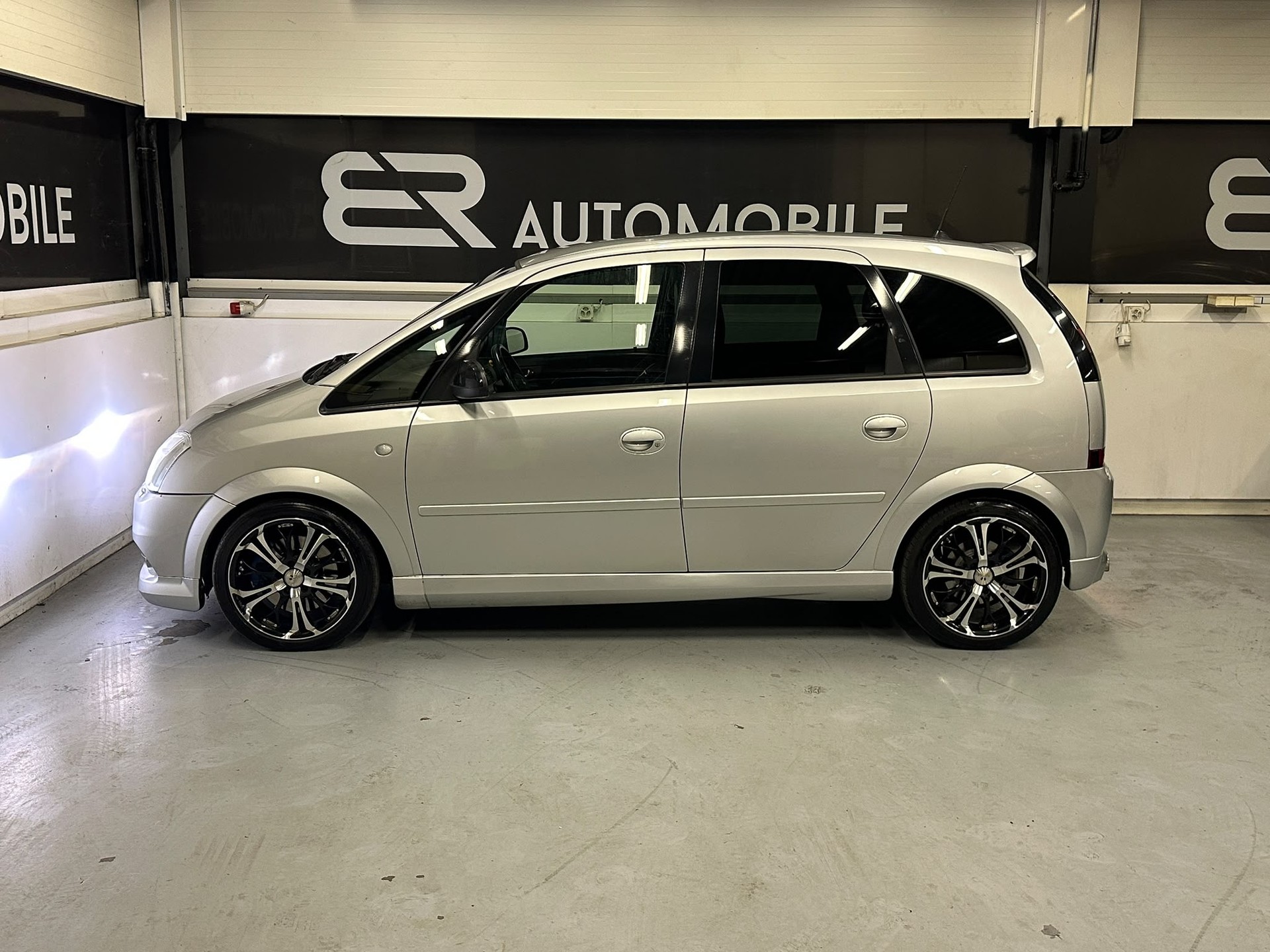 OPEL Meriva 1.6i 16V Turbo OPC-image-8