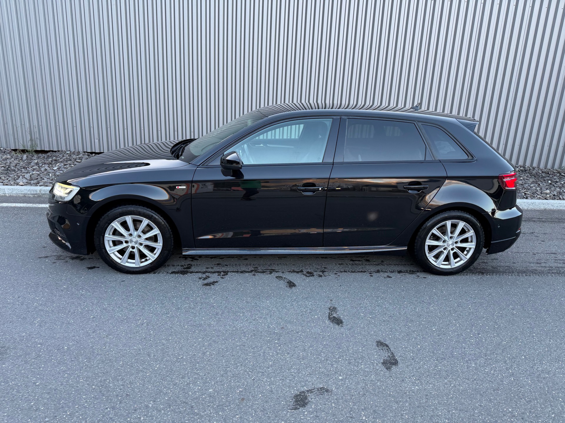 AUDI A3 Sportback 35 TFSI S-tronic-image-1