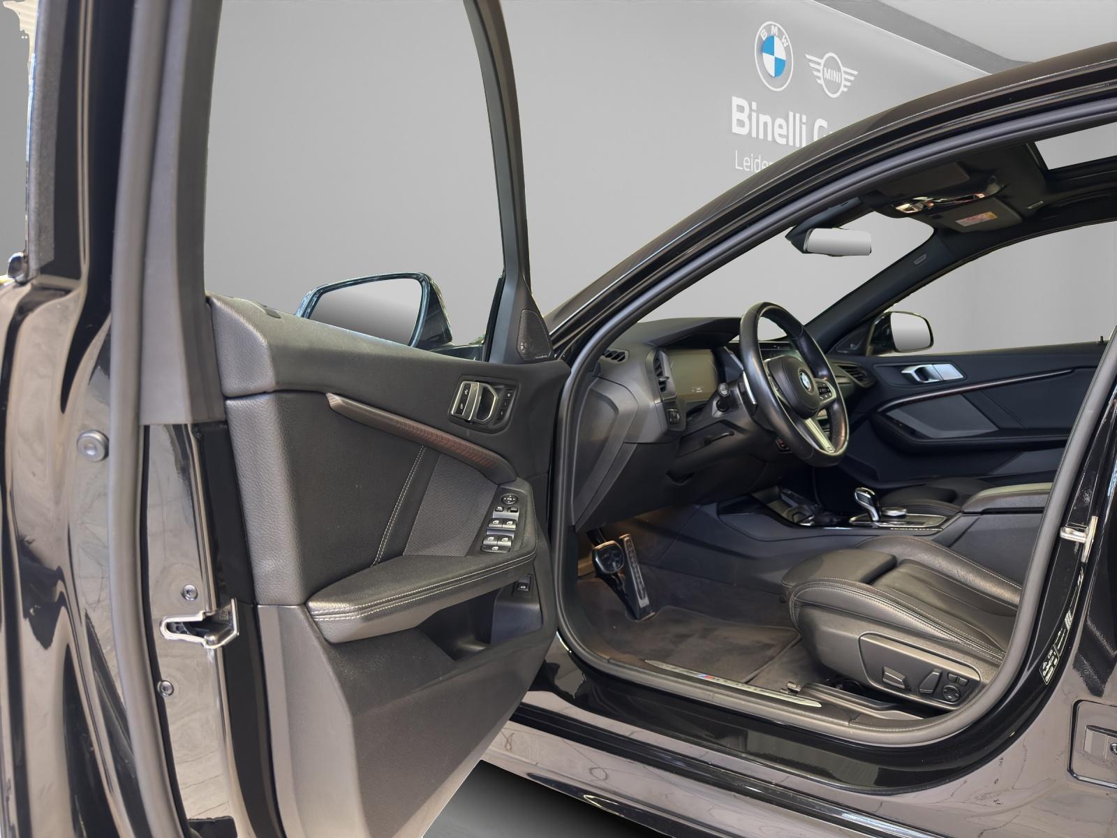 BMW M135i xDrive M-Performance Paket-image-9