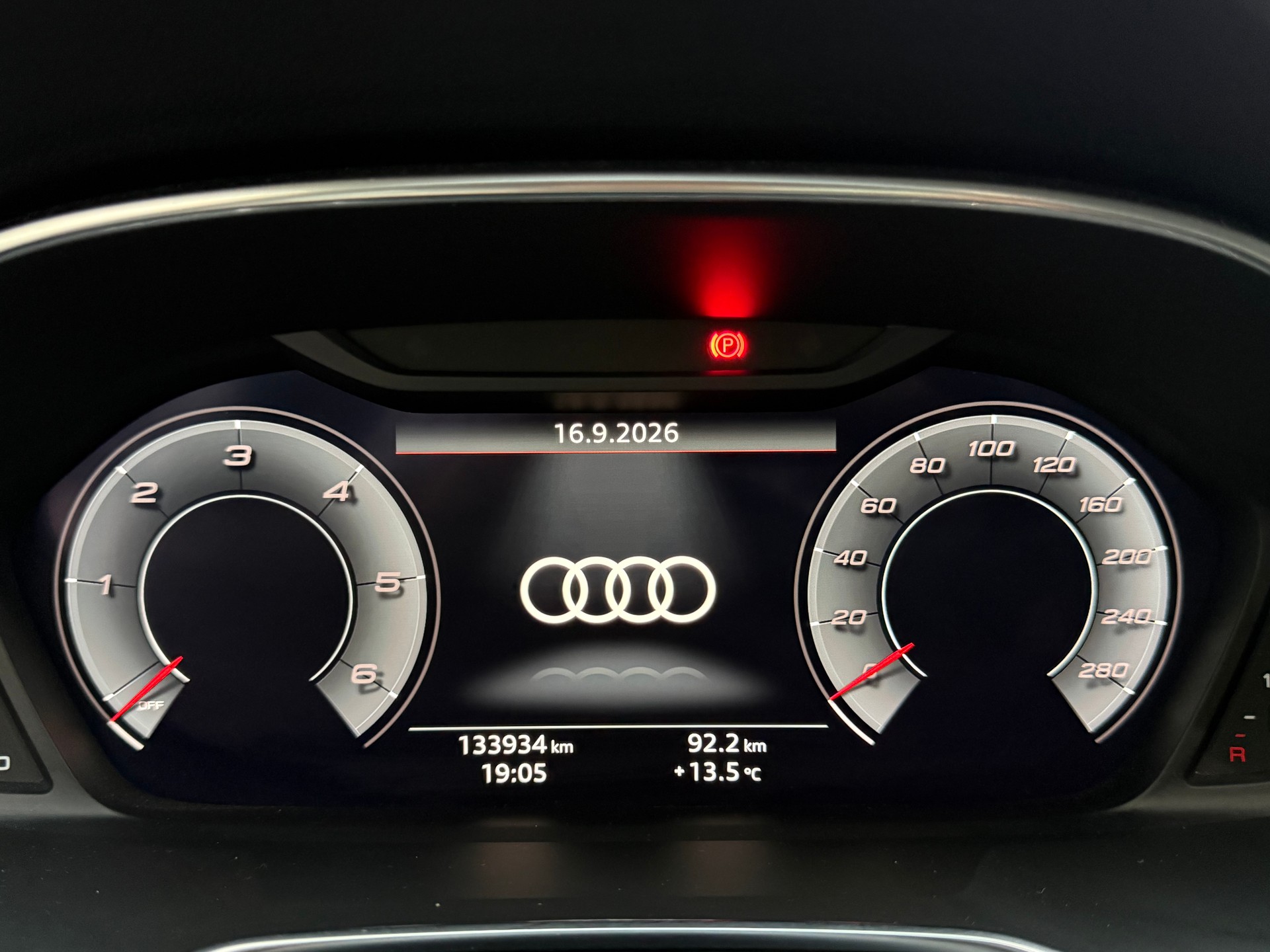 AUDI Q3 35 TDI S-tronic-image-10