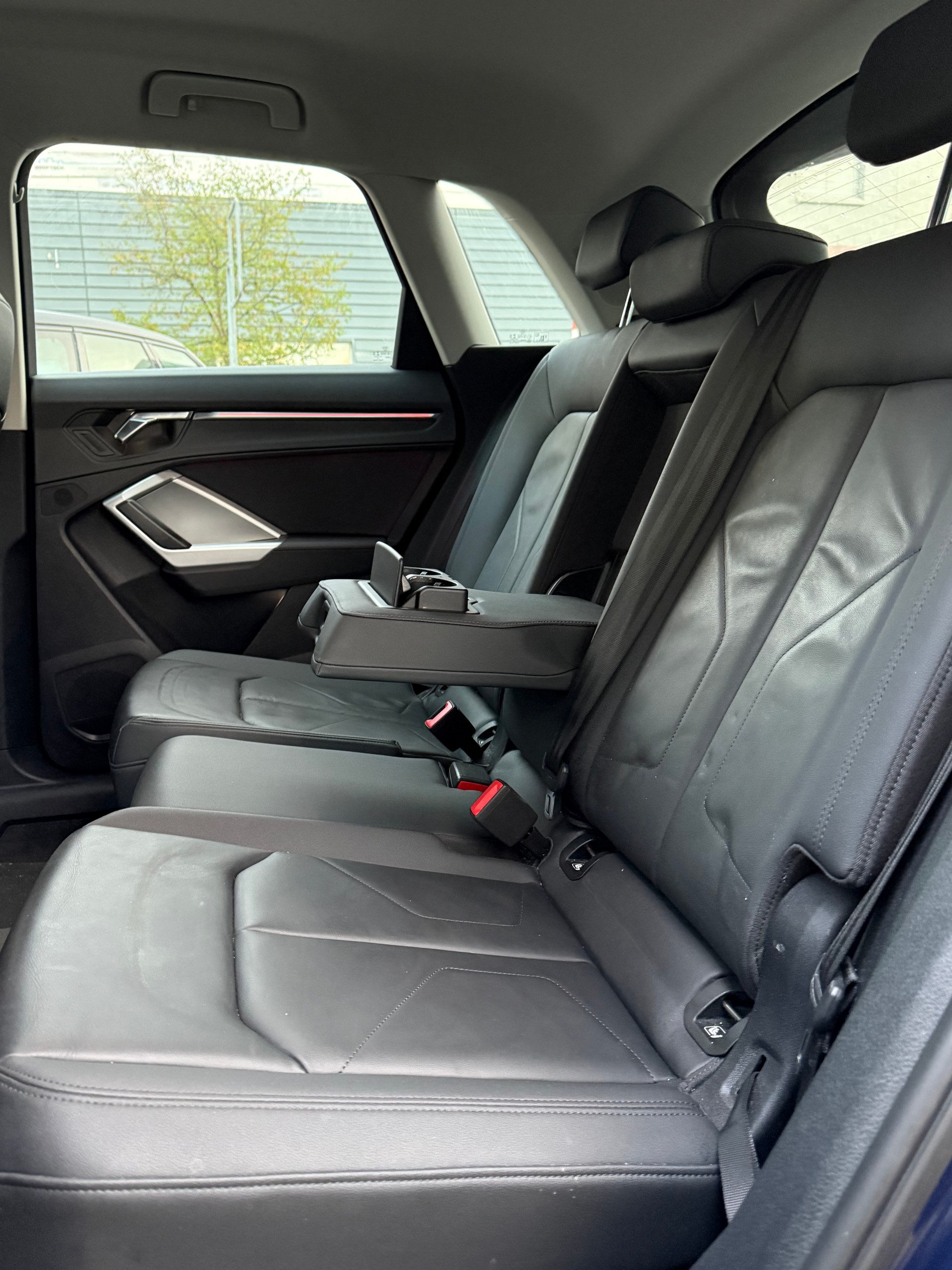 AUDI Q3 35 TDI S-tronic-image-9