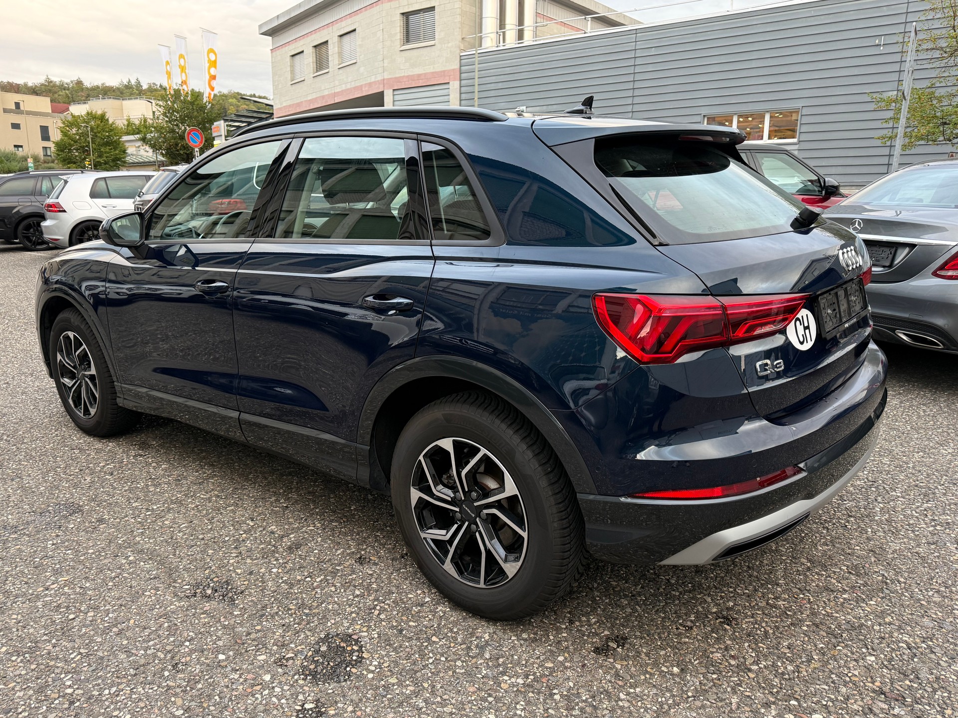 AUDI Q3 35 TDI S-tronic-image-2