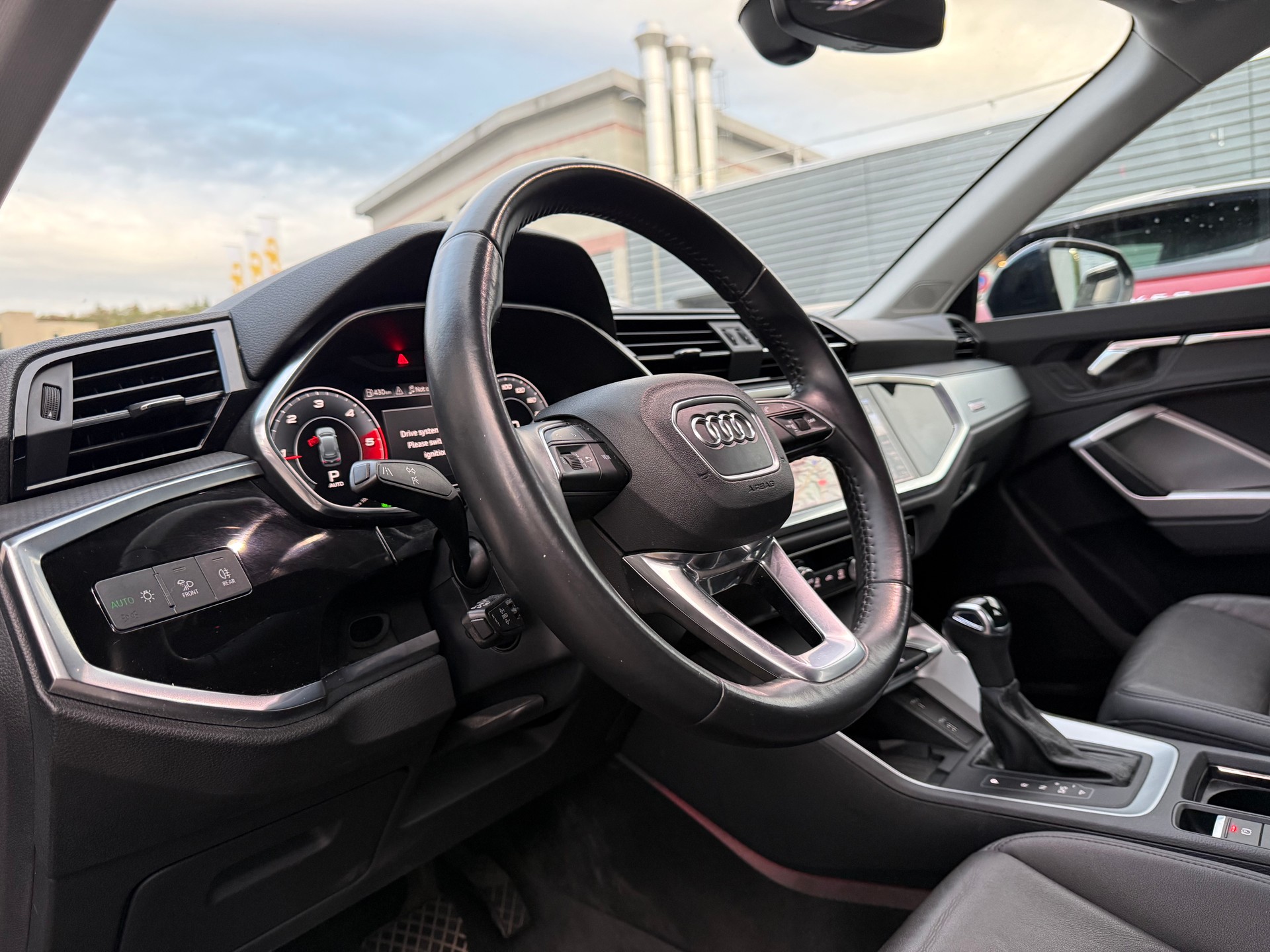 AUDI Q3 35 TDI S-tronic-image-7