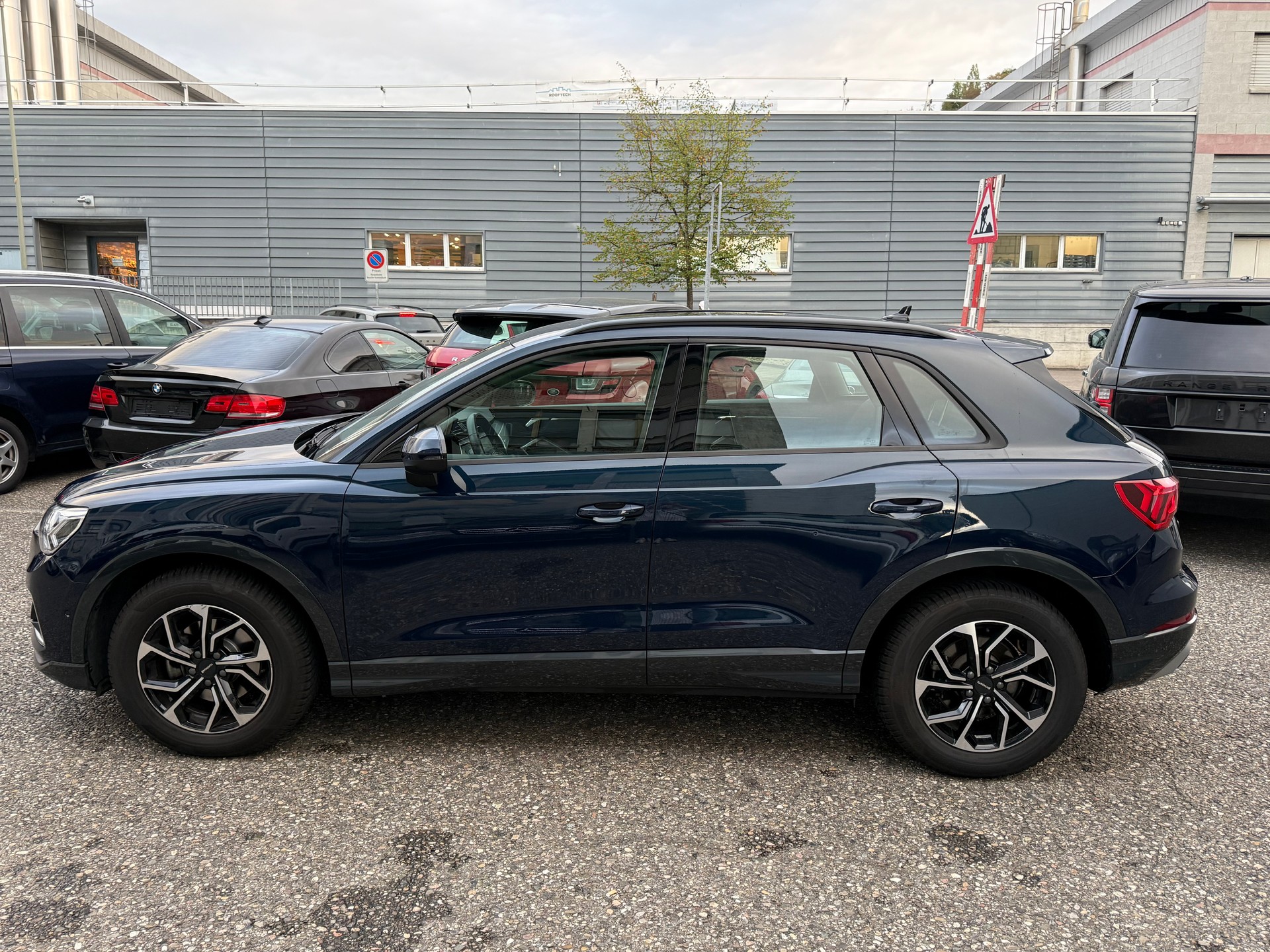 AUDI Q3 35 TDI S-tronic-image-3