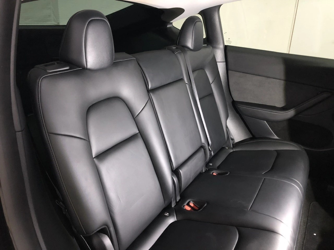 TESLA Model Y Black-Performance 534PSAllrad / Autopilot 3.0 inkl. FSD / AHK-image-8