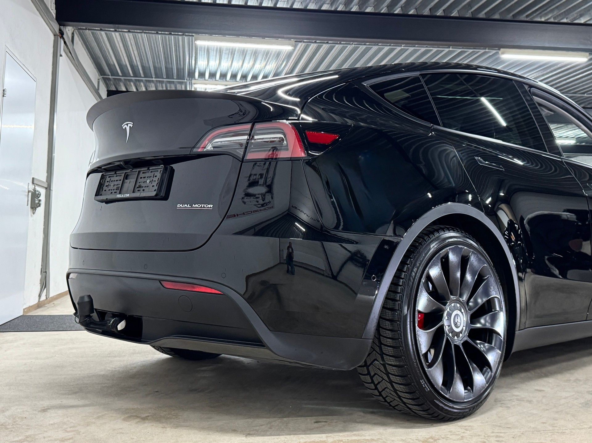 TESLA Model Y Black-Performance 534PSAllrad / Autopilot 3.0 inkl. FSD / AHK-image-5