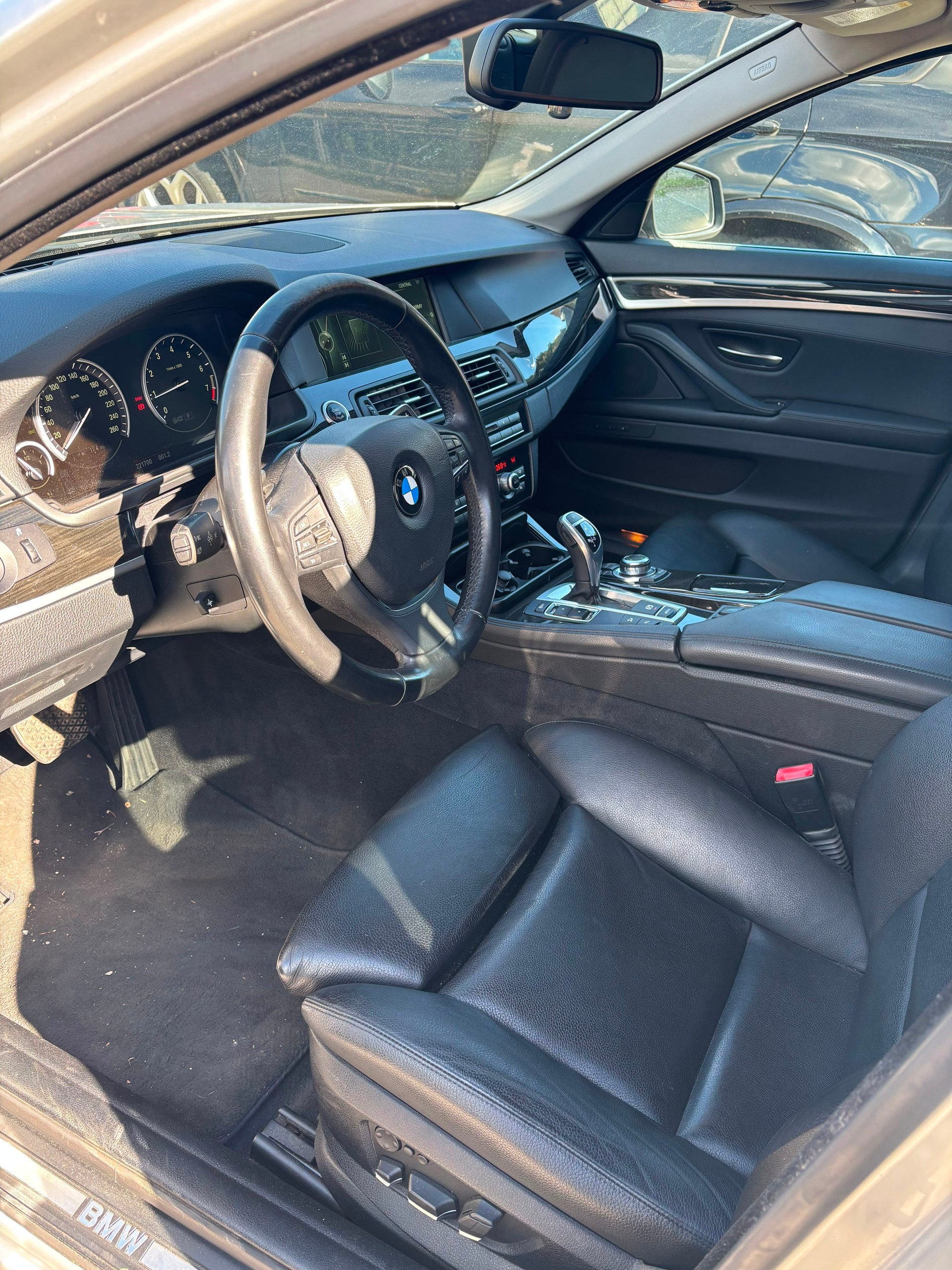 BMW 528i xDrive Touring Steptronic-image-3