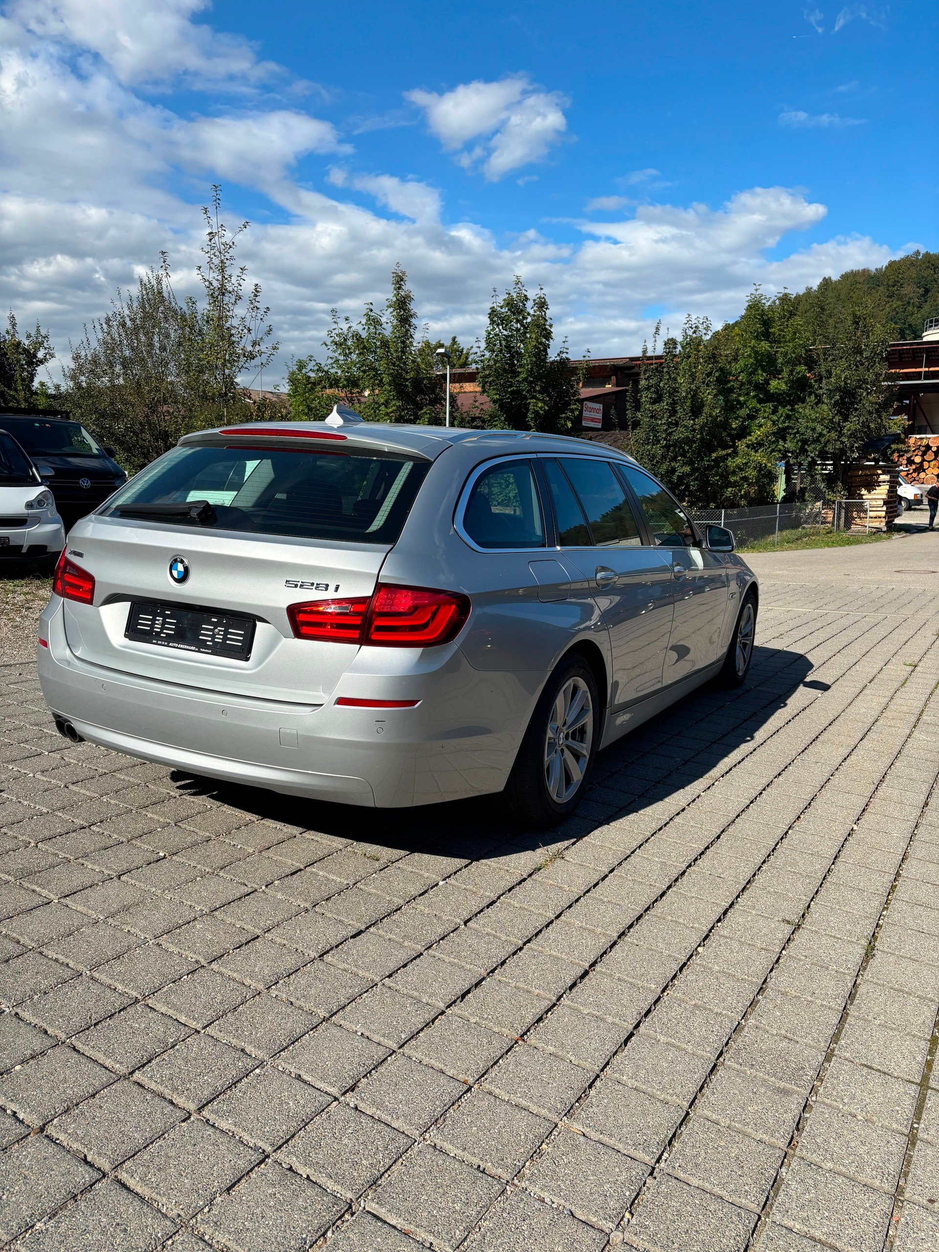 BMW 528i xDrive Touring Steptronic-image-2