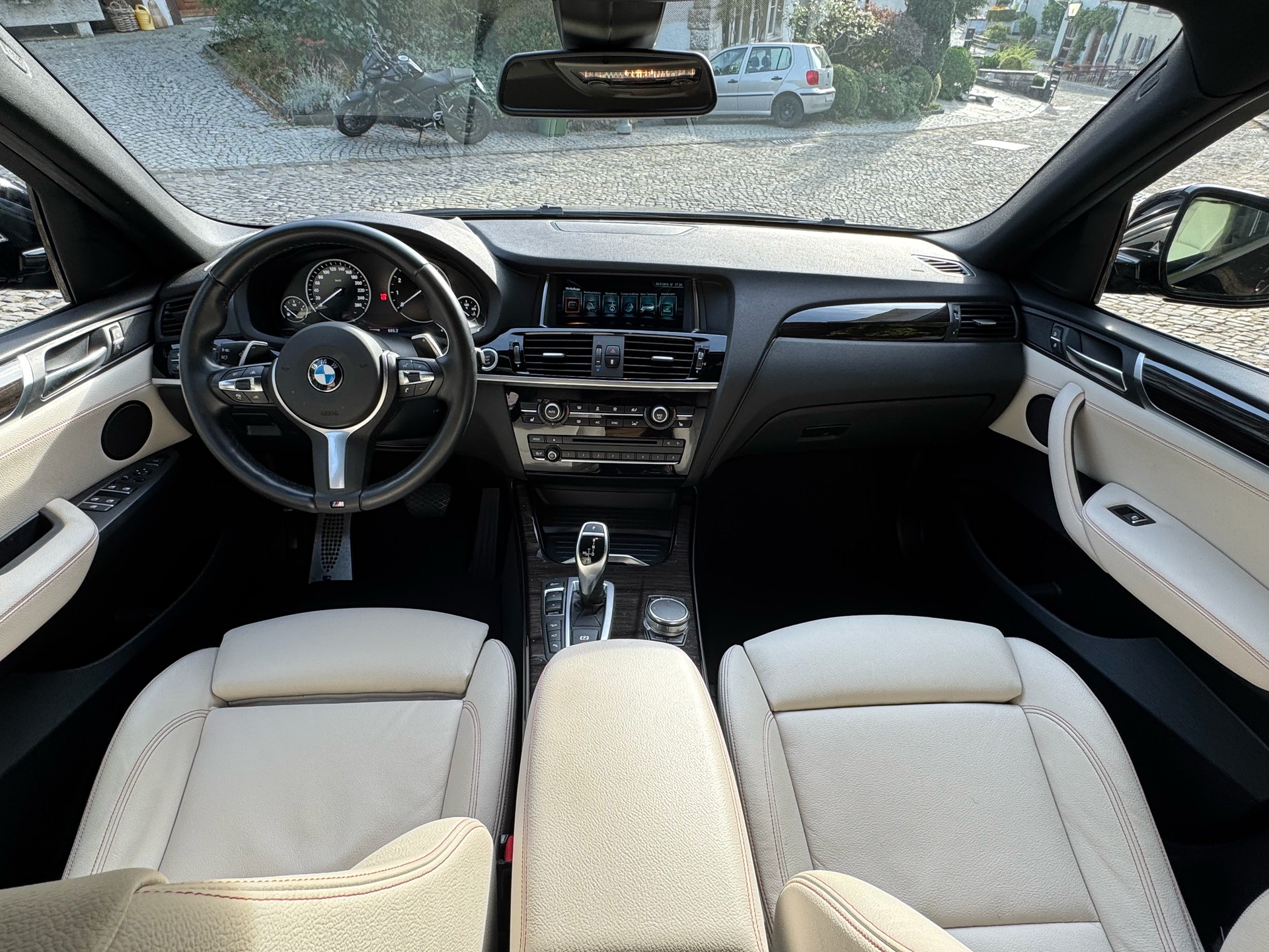 BMW 28i xDrive M Sport-image-8