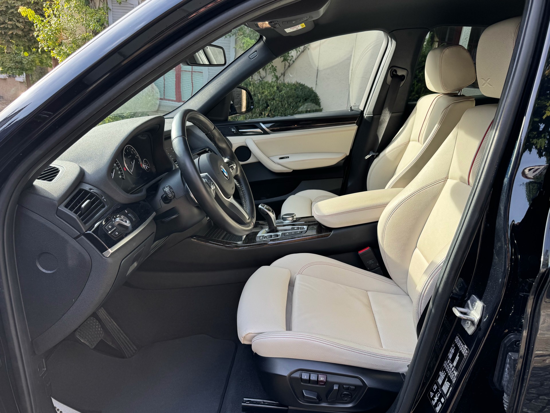 BMW 28i xDrive M Sport-image-6