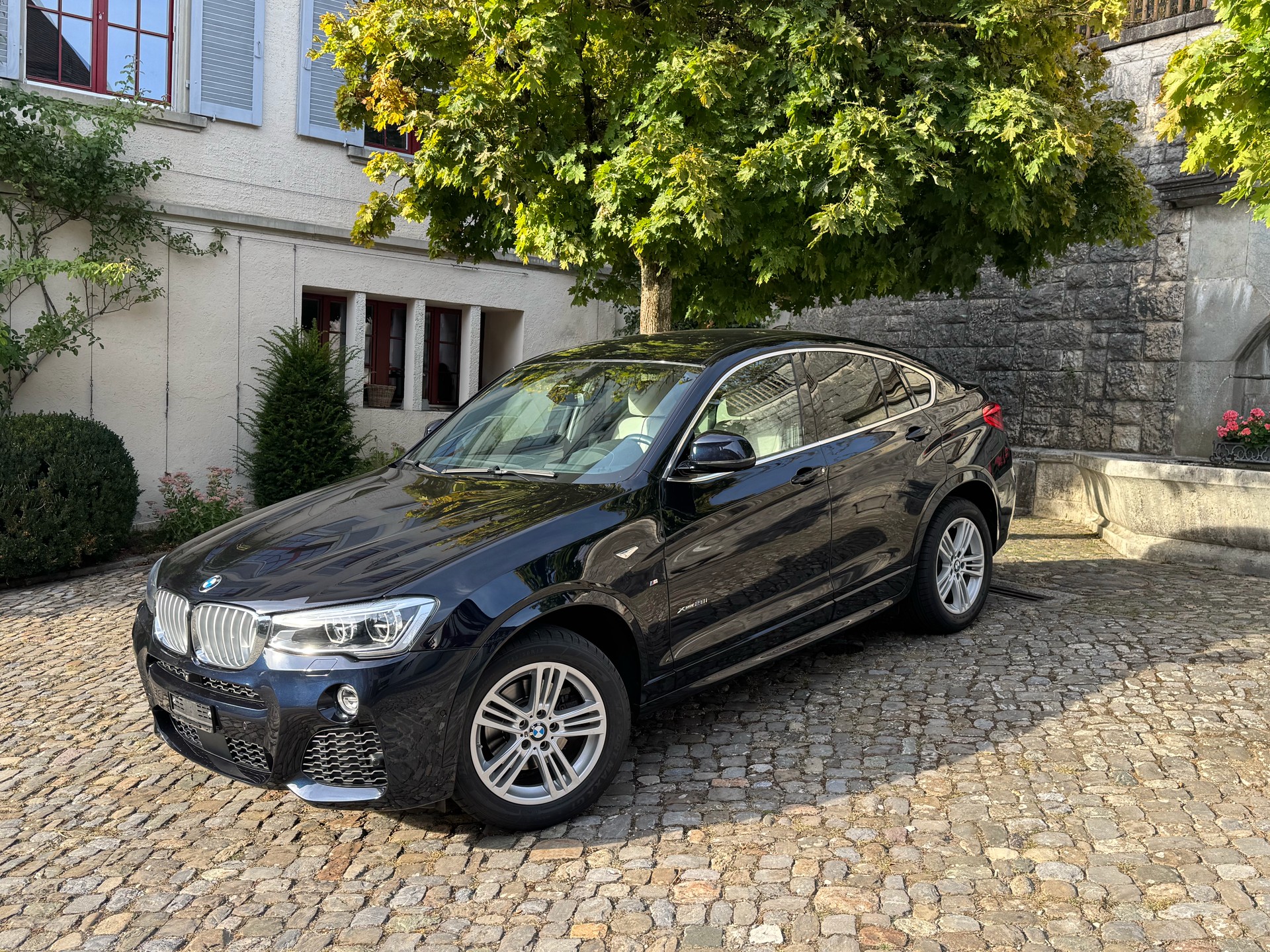 BMW 28i xDrive M Sport-image-2