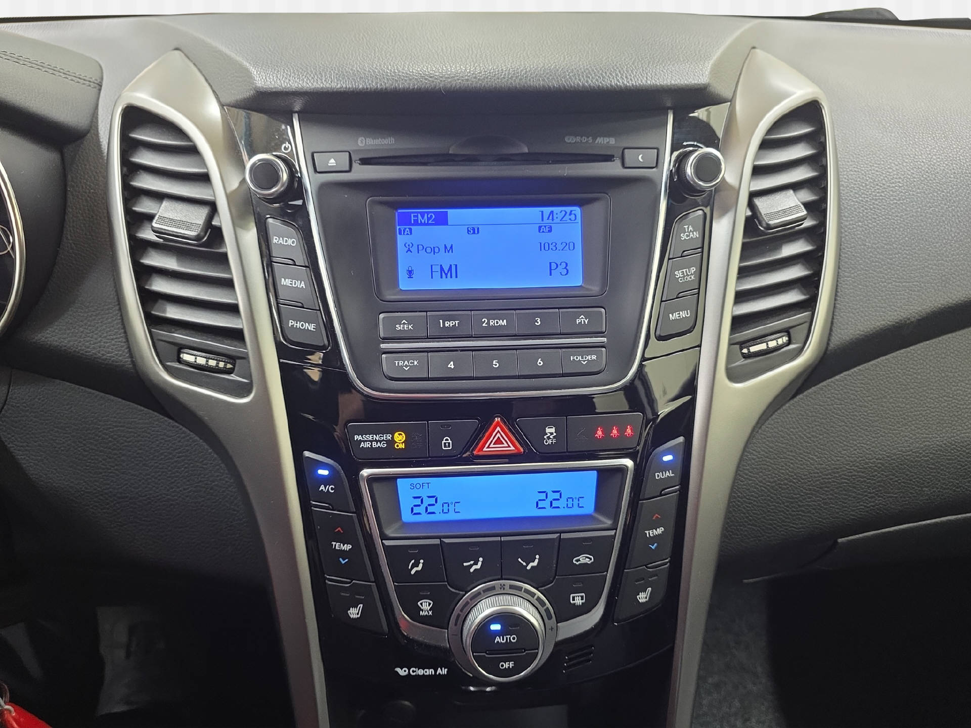 HYUNDAI i30 Wagon 1.6 GDi Premium-image-8