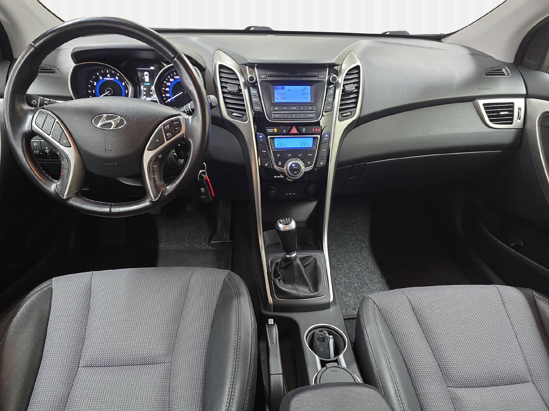 HYUNDAI i30 Wagon 1.6 GDi Premium-image-6