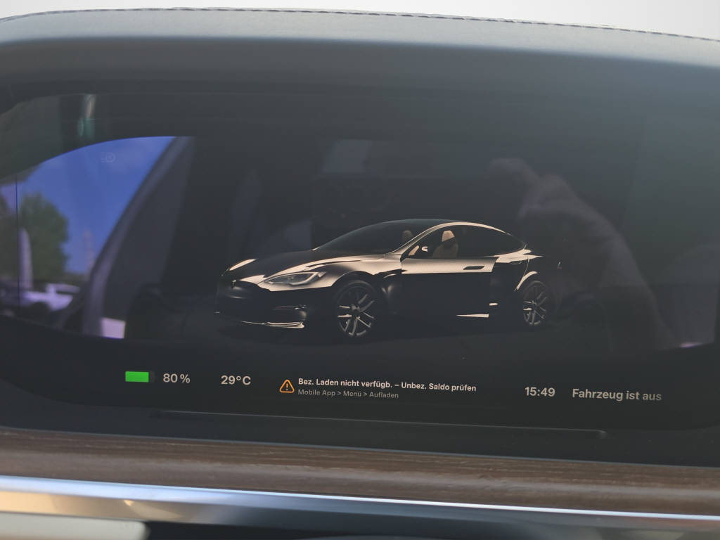 TESLA Model S-image-10