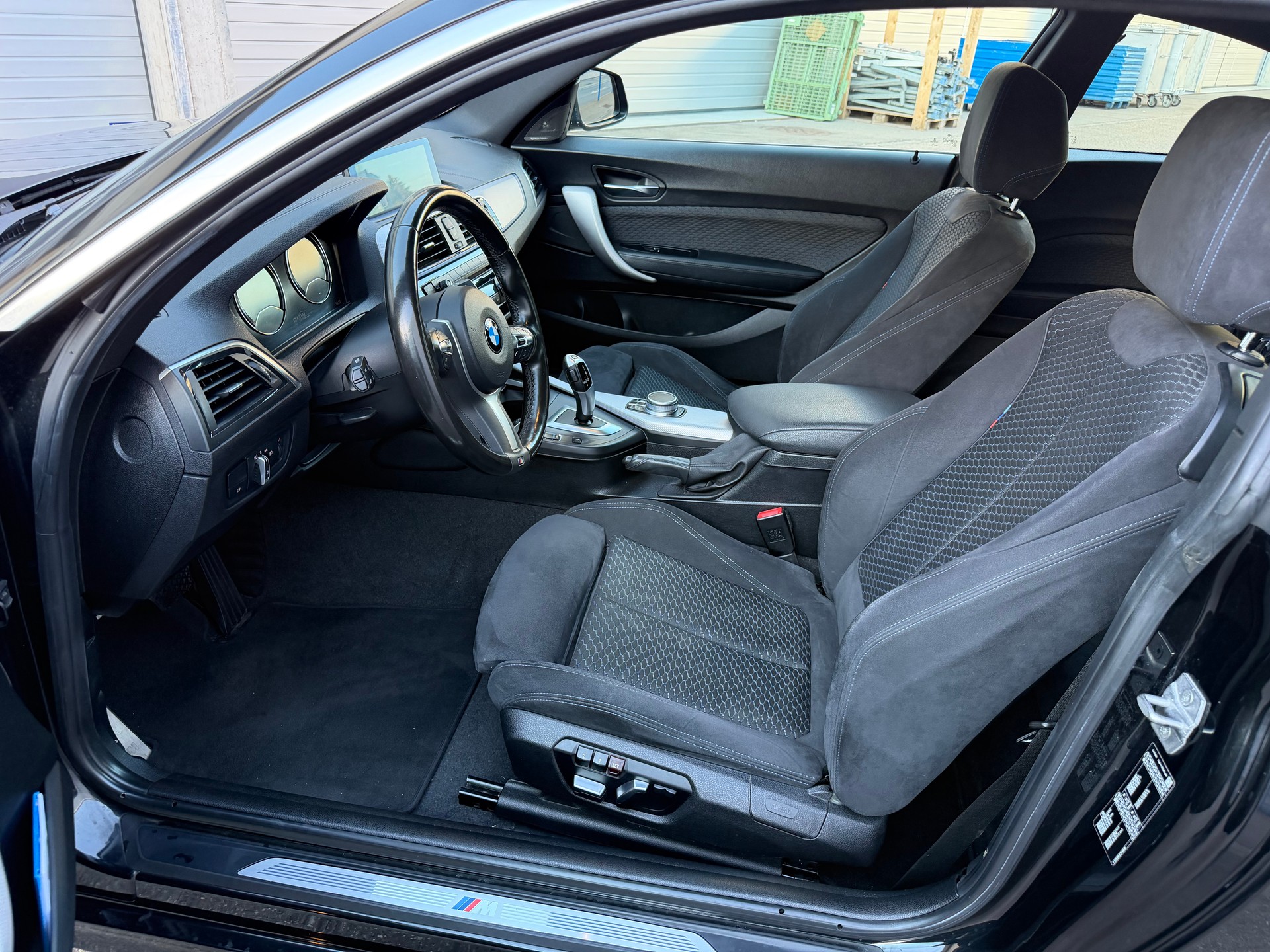 BMW 218i Steptronic M Sport-image-10