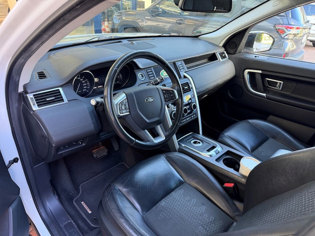 LAND ROVER Discovery Sport 2.0 TD4 SE AT9-image-4