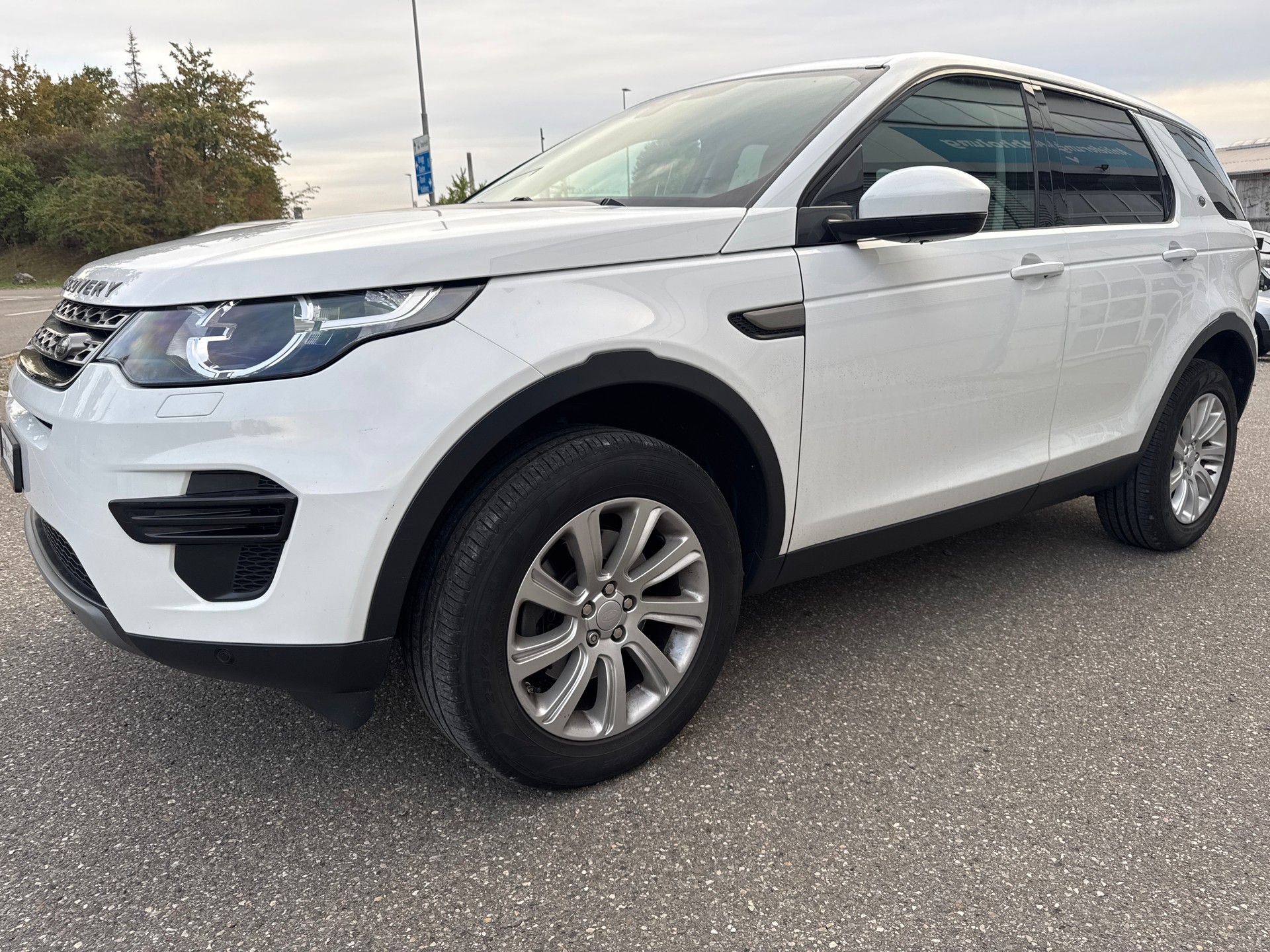 LAND ROVER Discovery Sport 2.0 TD4 SE AT9