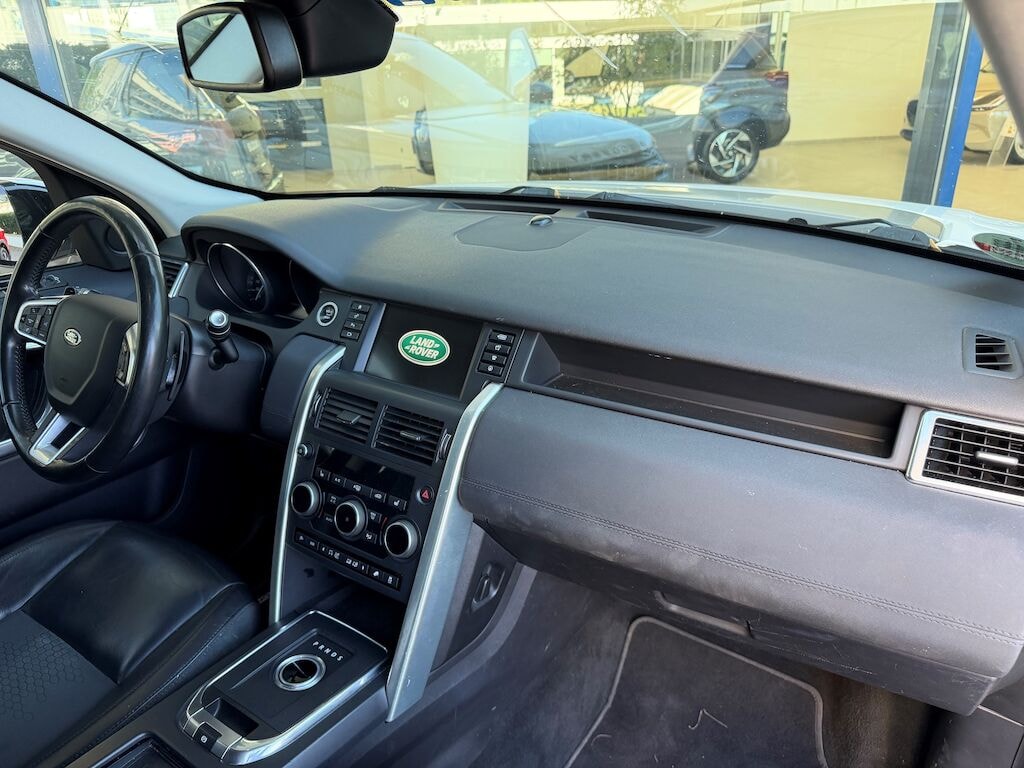 LAND ROVER Discovery Sport 2.0 TD4 SE AT9-image-5