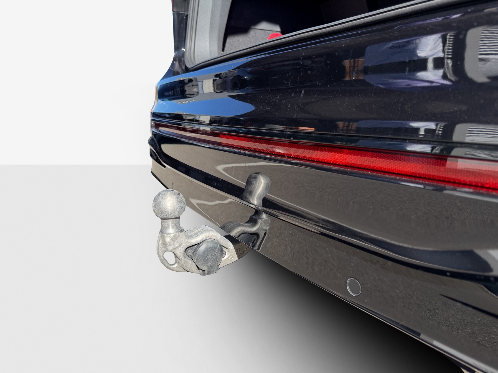 VW Tiguan 2.0TSI R 4Motion DSG-image-13
