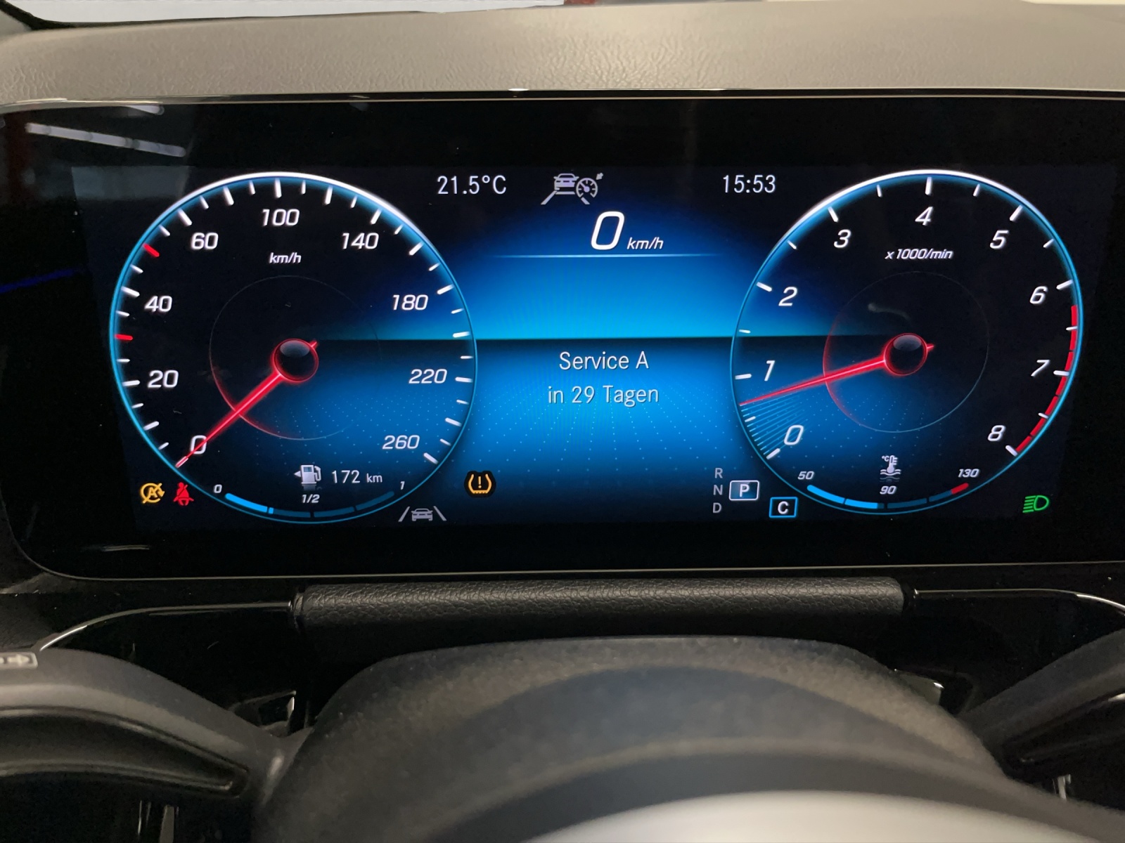 MERCEDES-BENZ GLA-Klasse H247 GLA 250 AMG Line 4matic-image-9