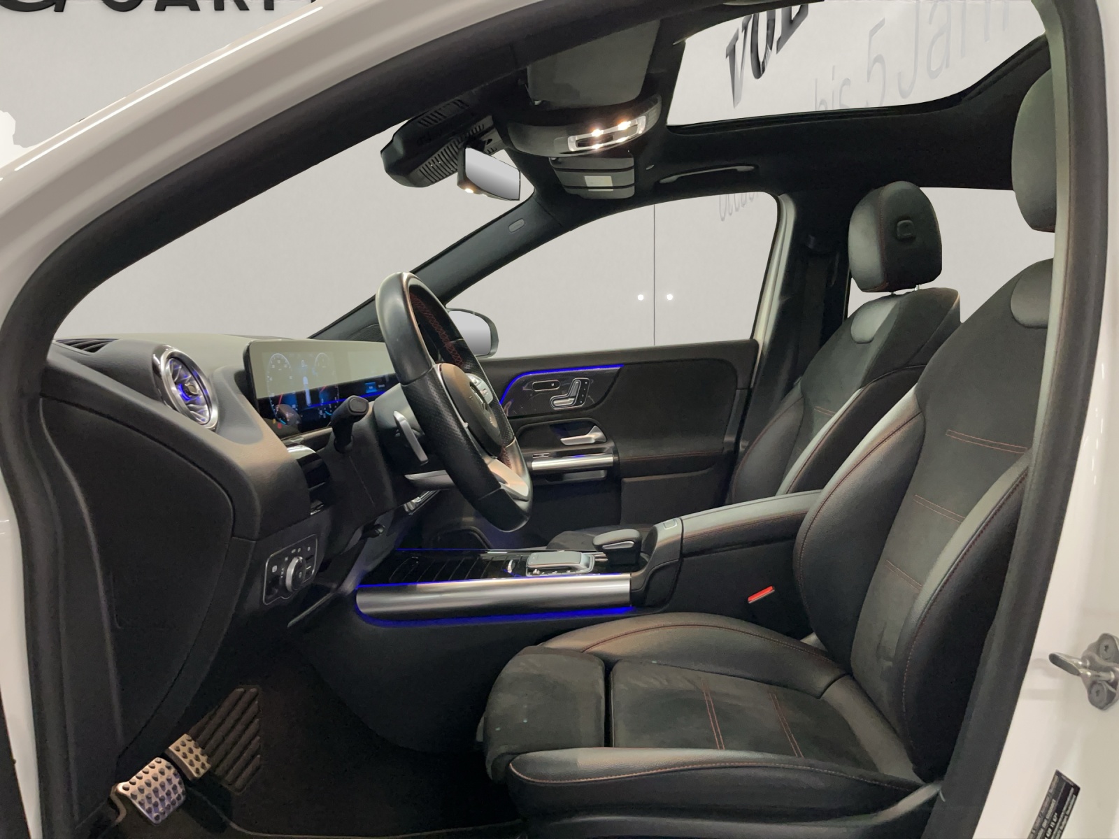 MERCEDES-BENZ GLA-Klasse H247 GLA 250 AMG Line 4matic-image-6
