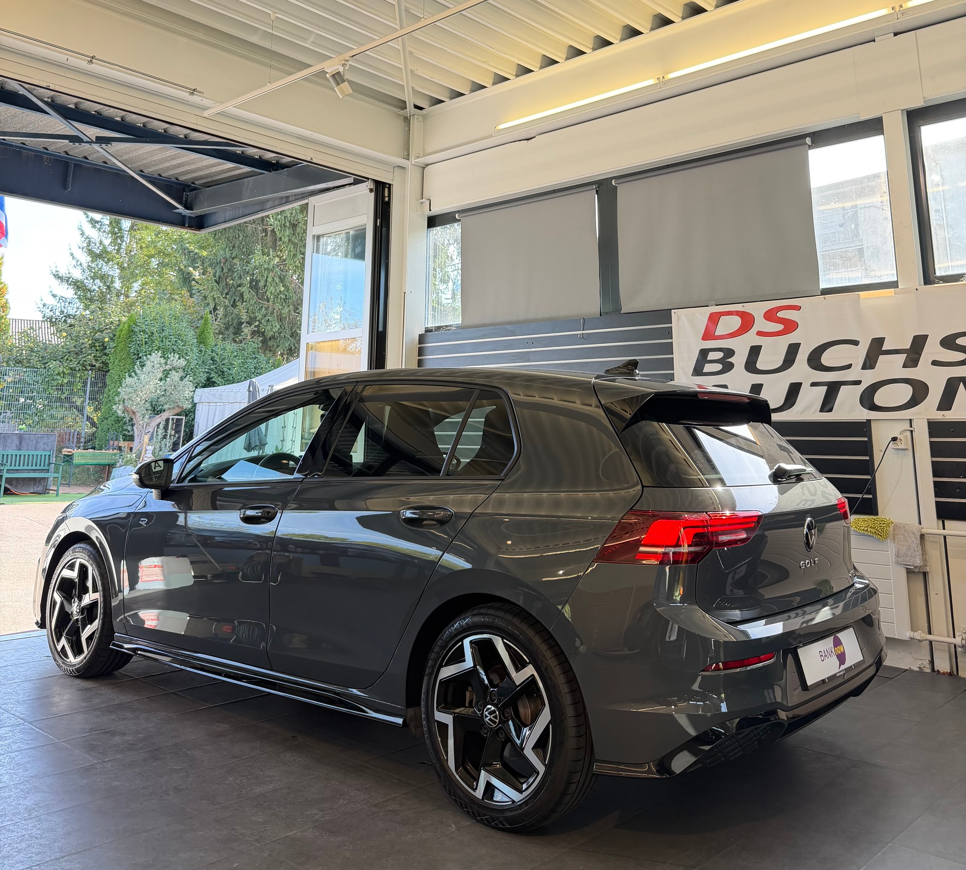 VW Golf VIII 1.5 eTSI R-Line DSG-image-4
