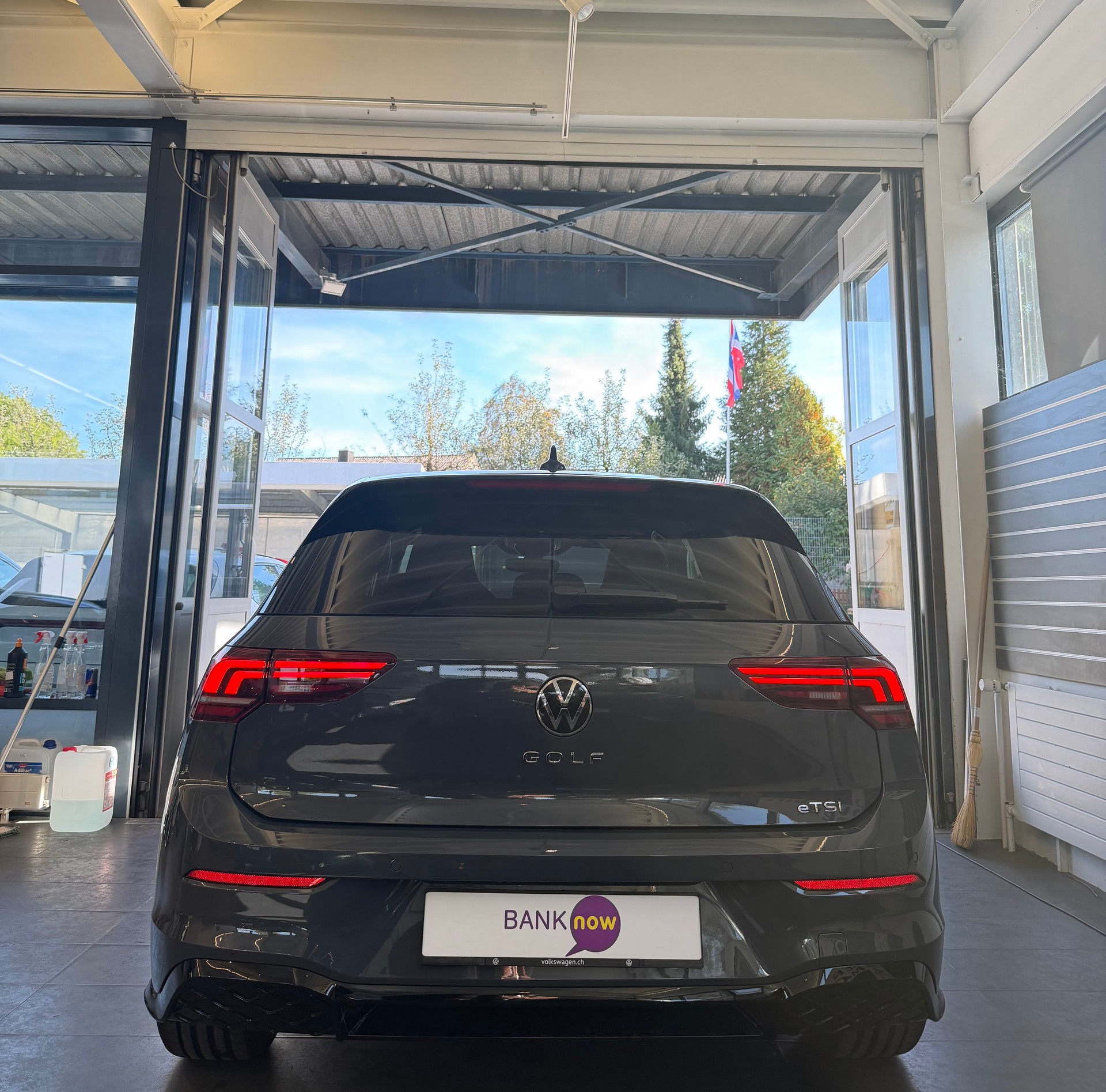 VW Golf VIII 1.5 eTSI R-Line DSG-image-5