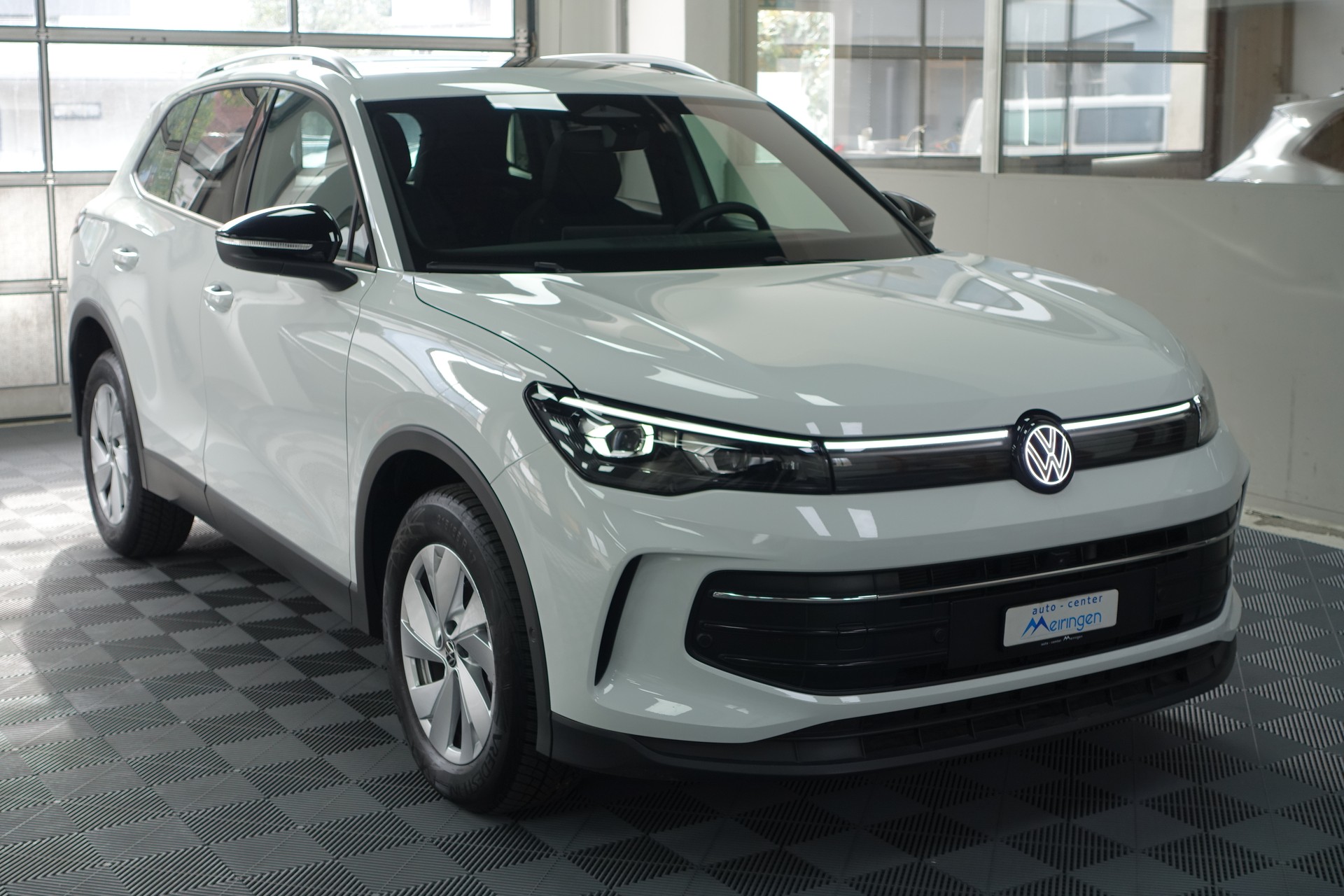 VW Tiguan 2.0 TSI Goal DSG 4motion-image-1