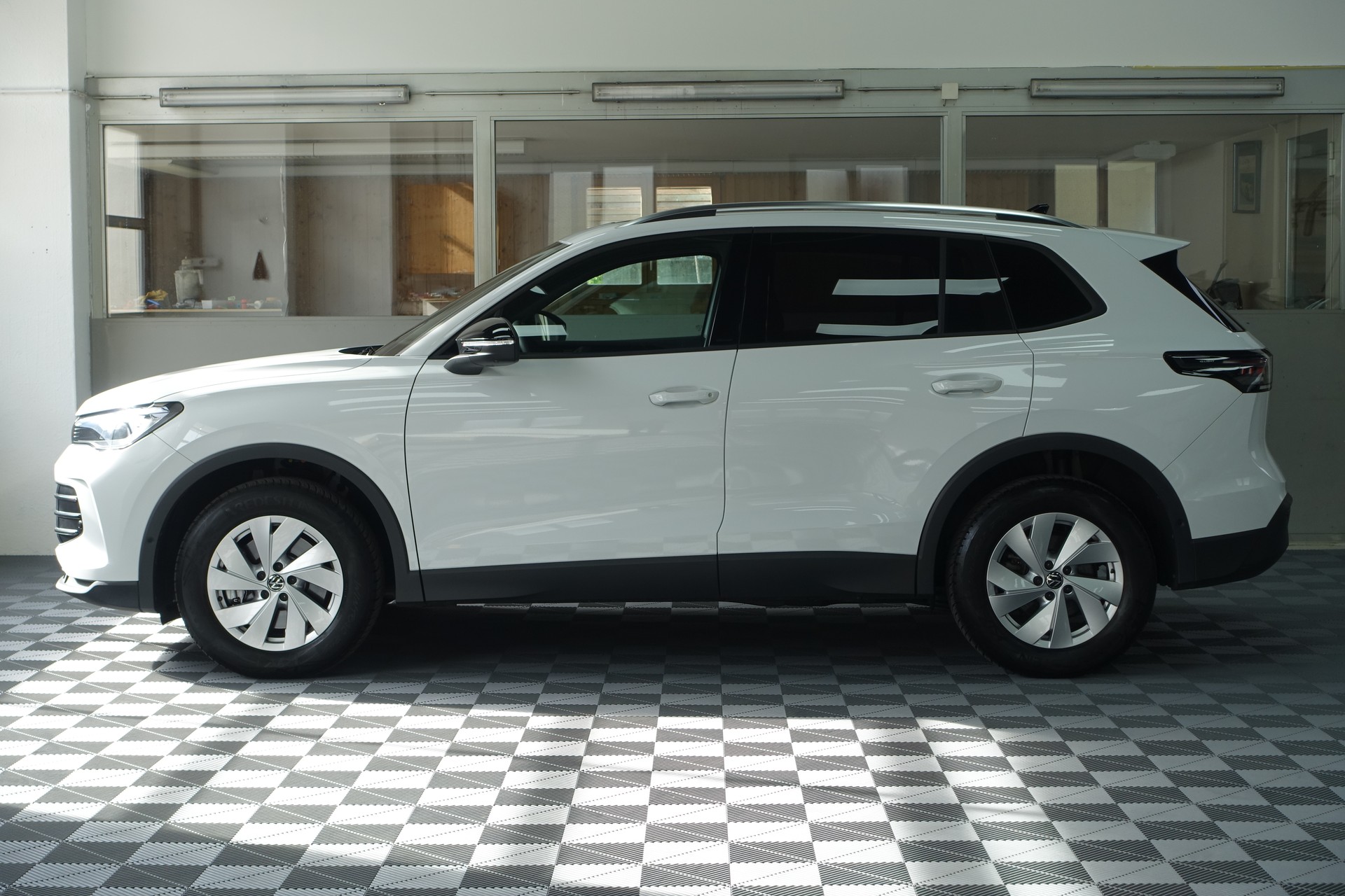 VW Tiguan 2.0 TSI Goal DSG 4motion-image-3