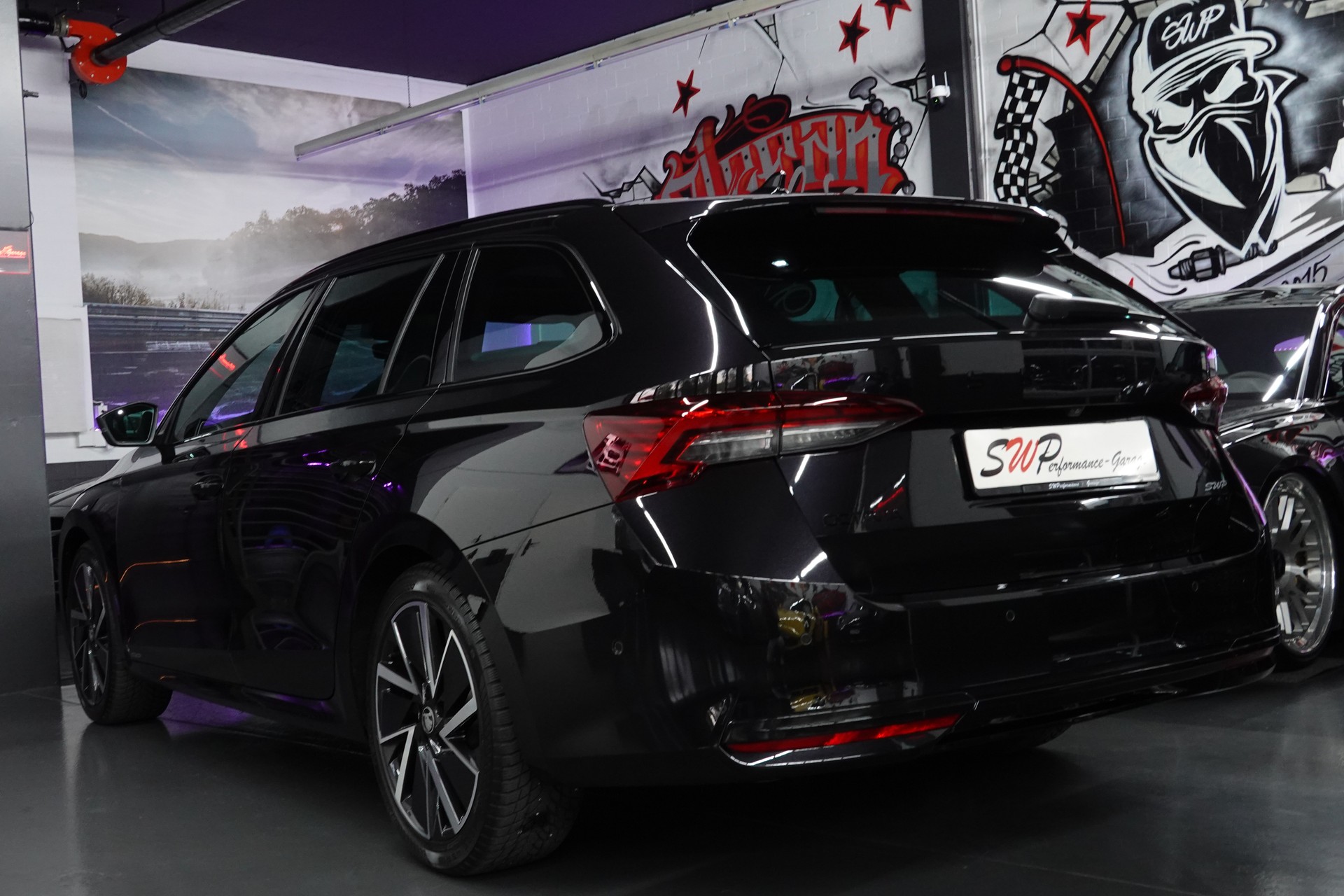 SKODA OCTAVIA COMBI 2.0 TSI DSG BLACK SPORT LINE 4x4-image-8