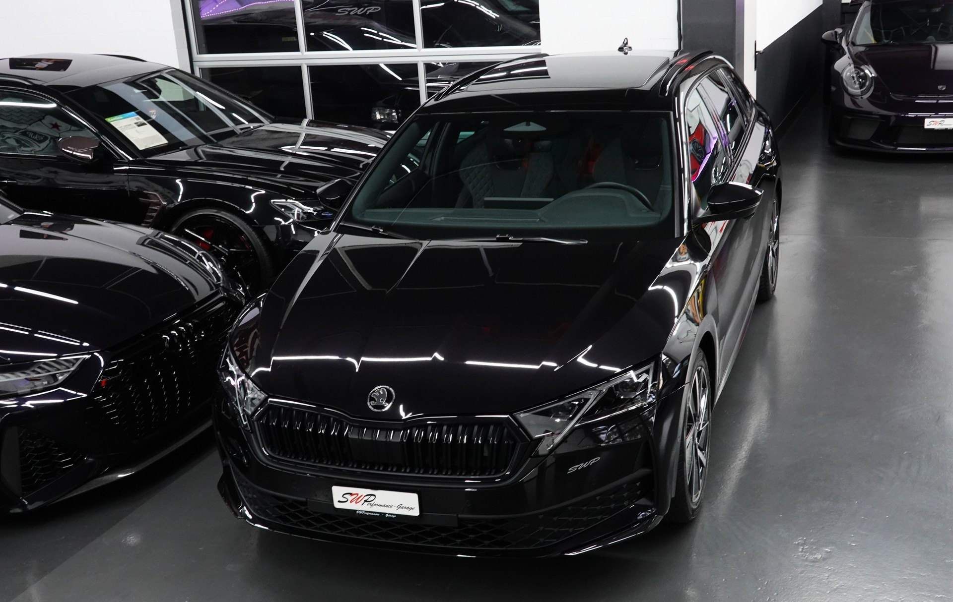 SKODA OCTAVIA COMBI 2.0 TSI DSG BLACK SPORT LINE 4x4-showroom-element-2