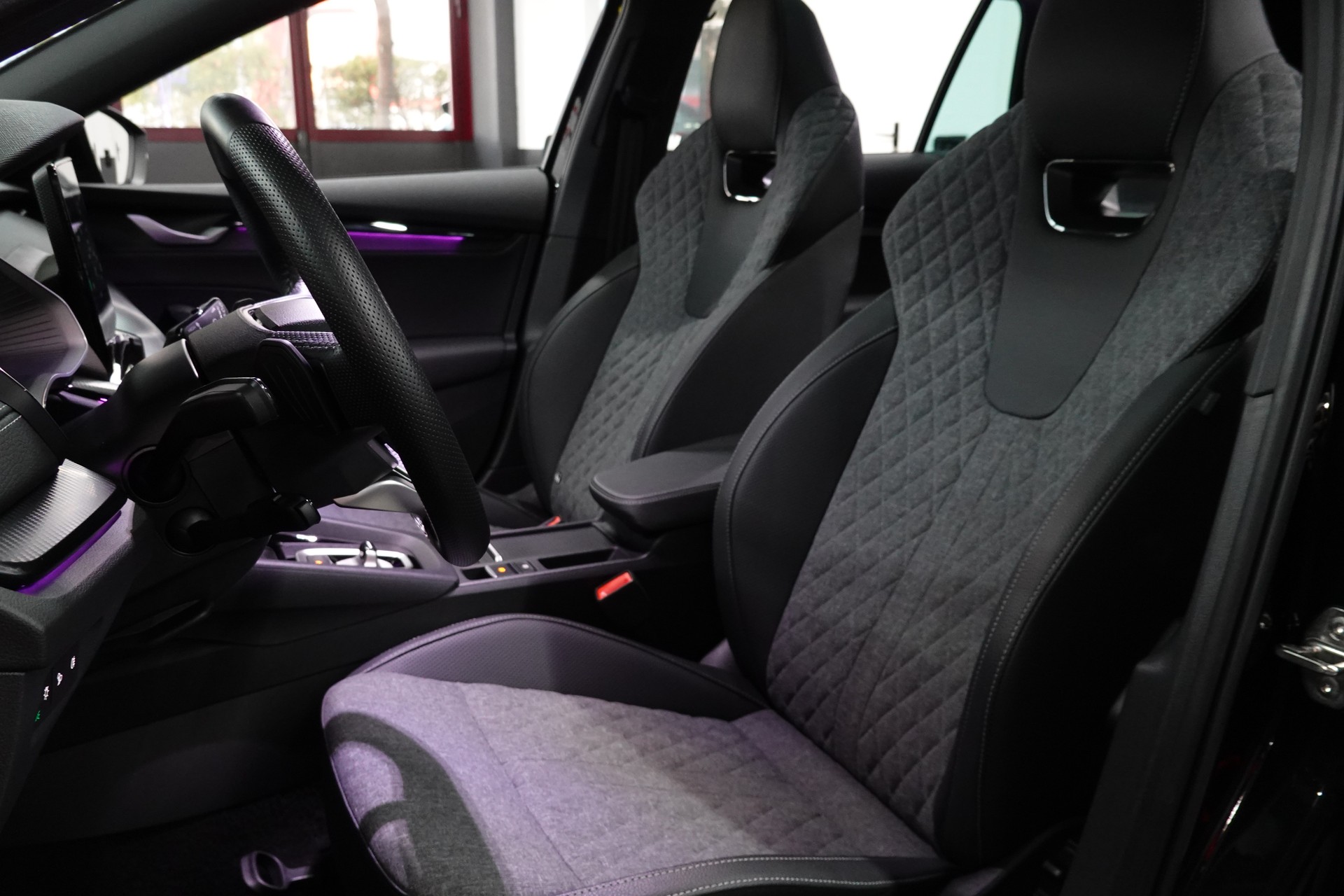 SKODA OCTAVIA COMBI 2.0 TSI DSG BLACK SPORT LINE 4x4-image-32