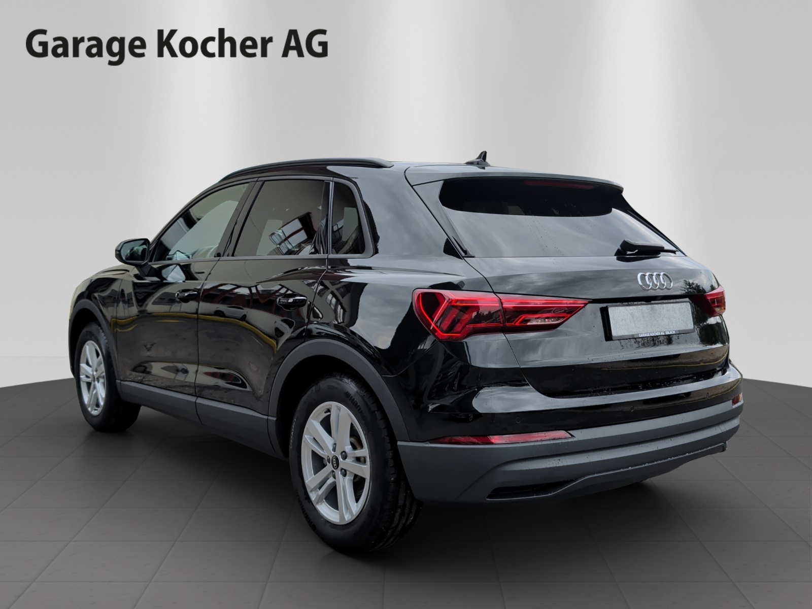 AUDI Q3 35 TFSI S line Attraction S-tronic-image-4