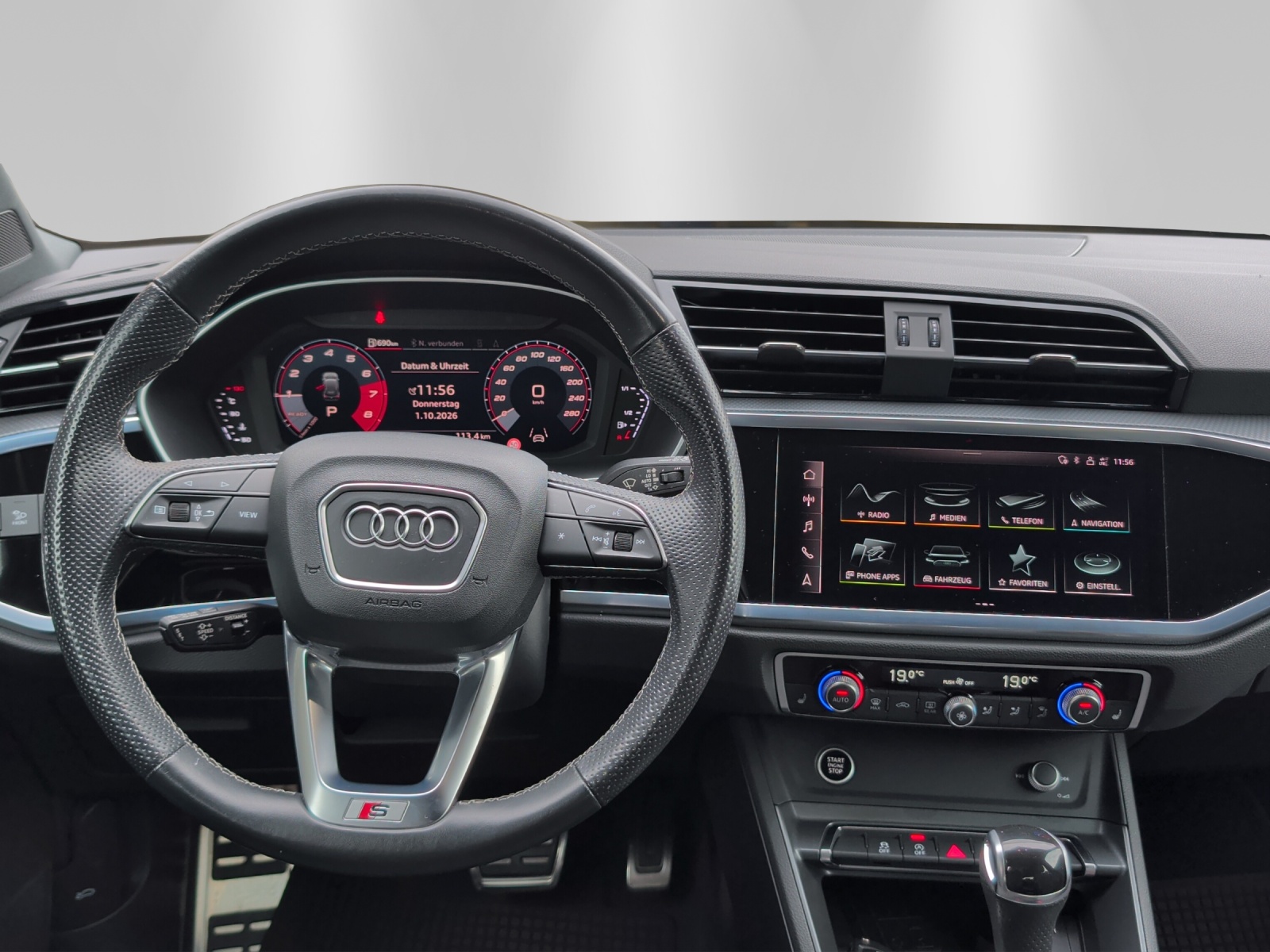 AUDI Q3 35 TFSI S line Attraction S-tronic-image-9