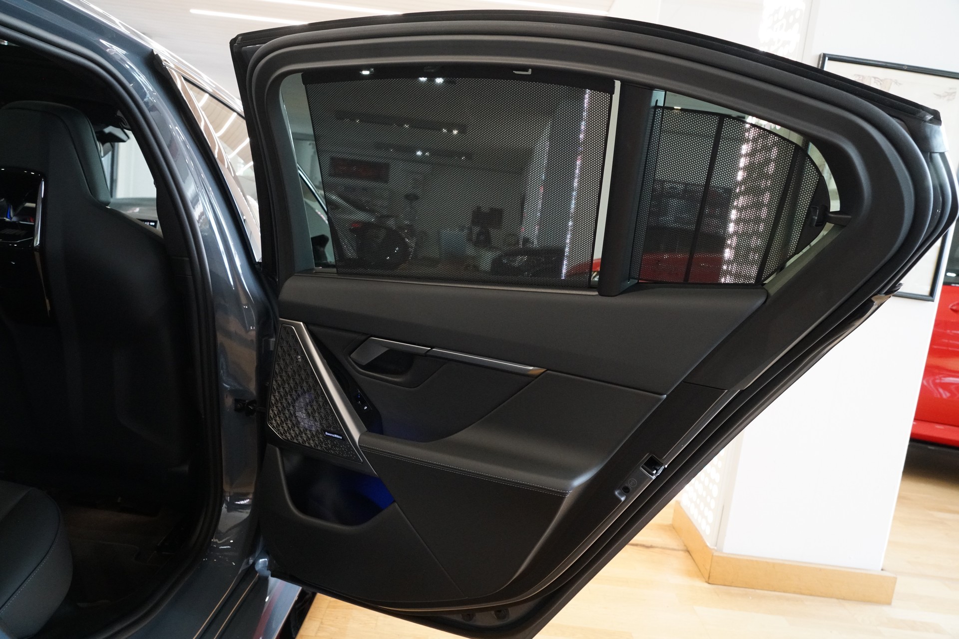BMW M5 xDrive Touring Individual Storm Bay-image-26